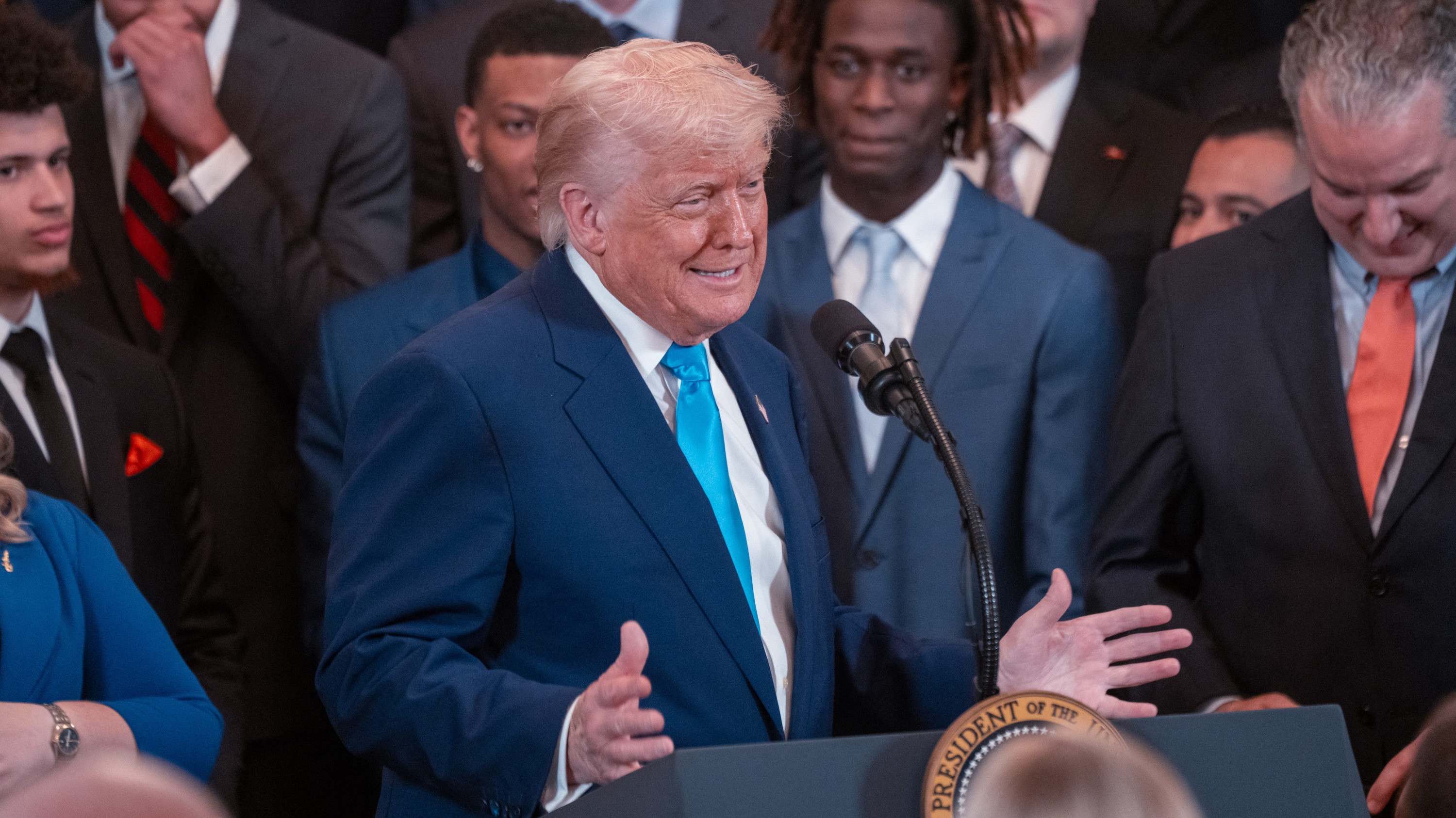 Donald Trump papa fier : sa blague sur la taille de son fils Barron a fait mouche !