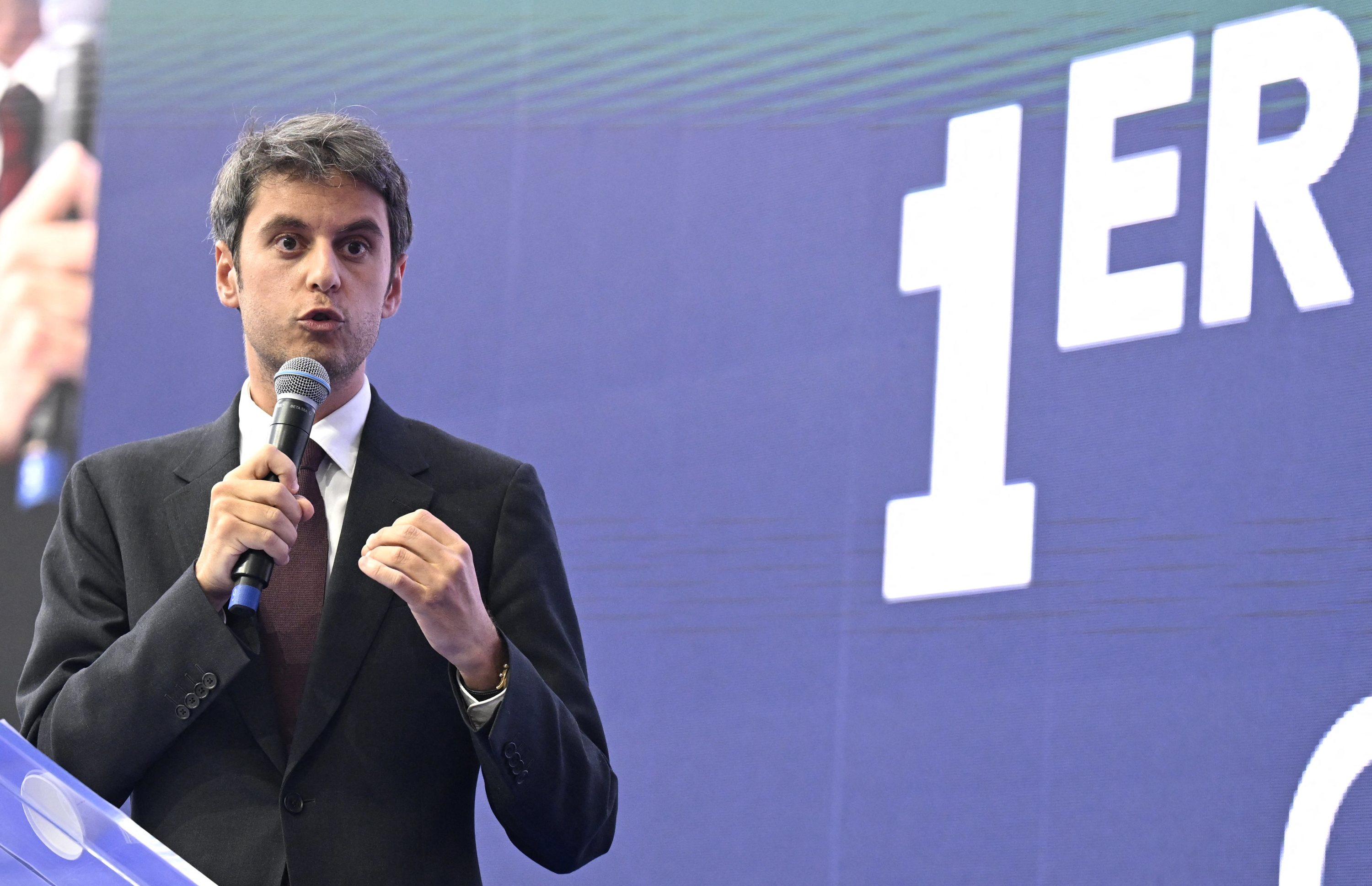 Gabriel Attal snobé par Bruno Retailleau : cette vidéo qui fait le buzz