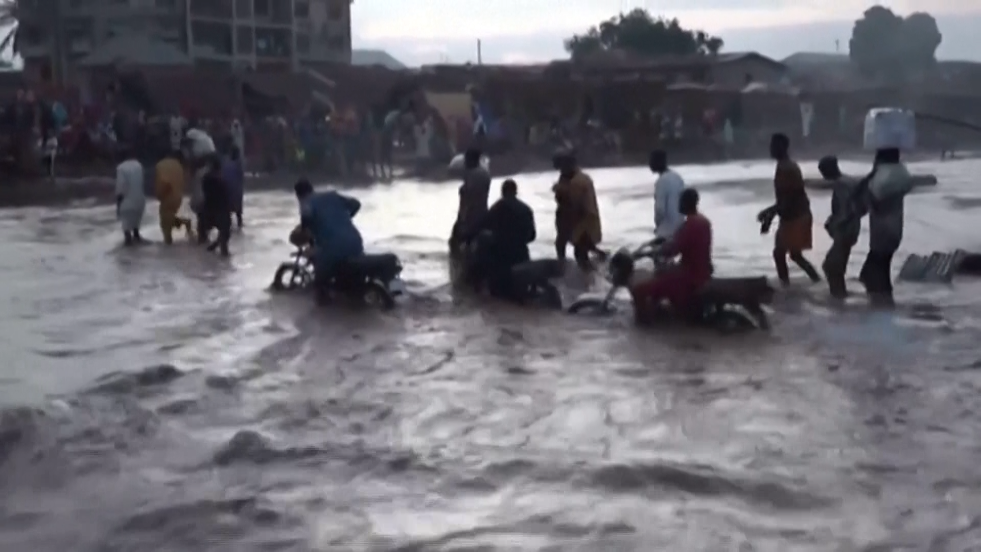 «Nous avons tout perdu» : plus de 150 morts au Nigeria après des inondations, plusieurs milliers de personnes déplacées