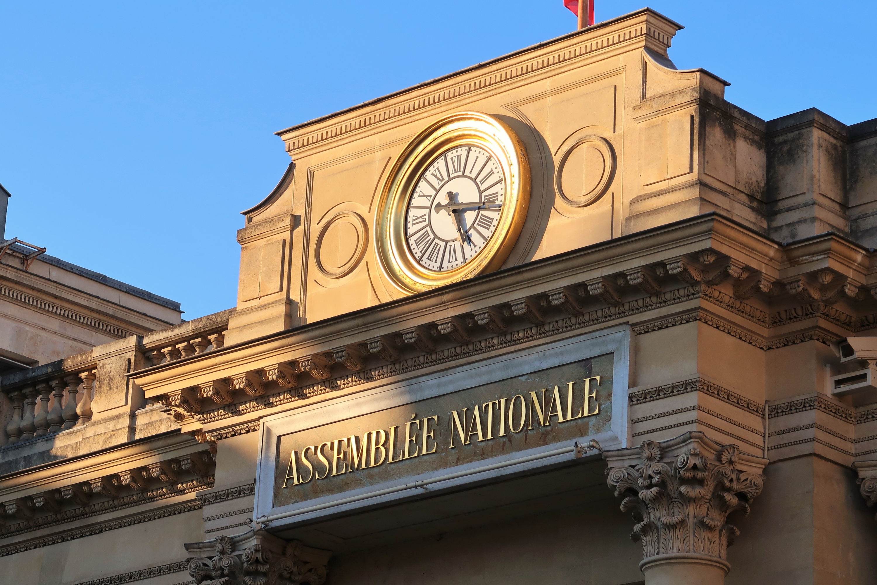 L’Assemblée approuve à l’unanimité l’élévation d’Alfred Dreyfus au rang de général de brigade