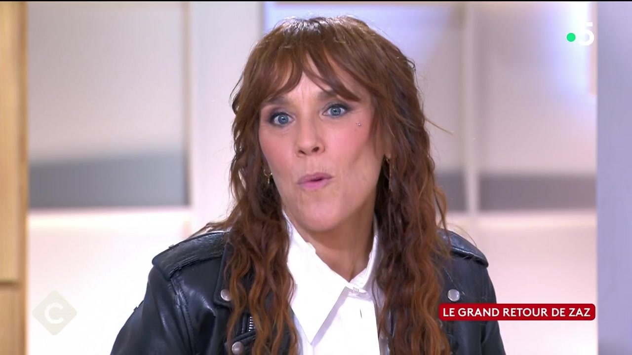 Zaz a pensé à arrêter sa carrière : elle dévoile pourquoi elle est revenue  sur sa décision