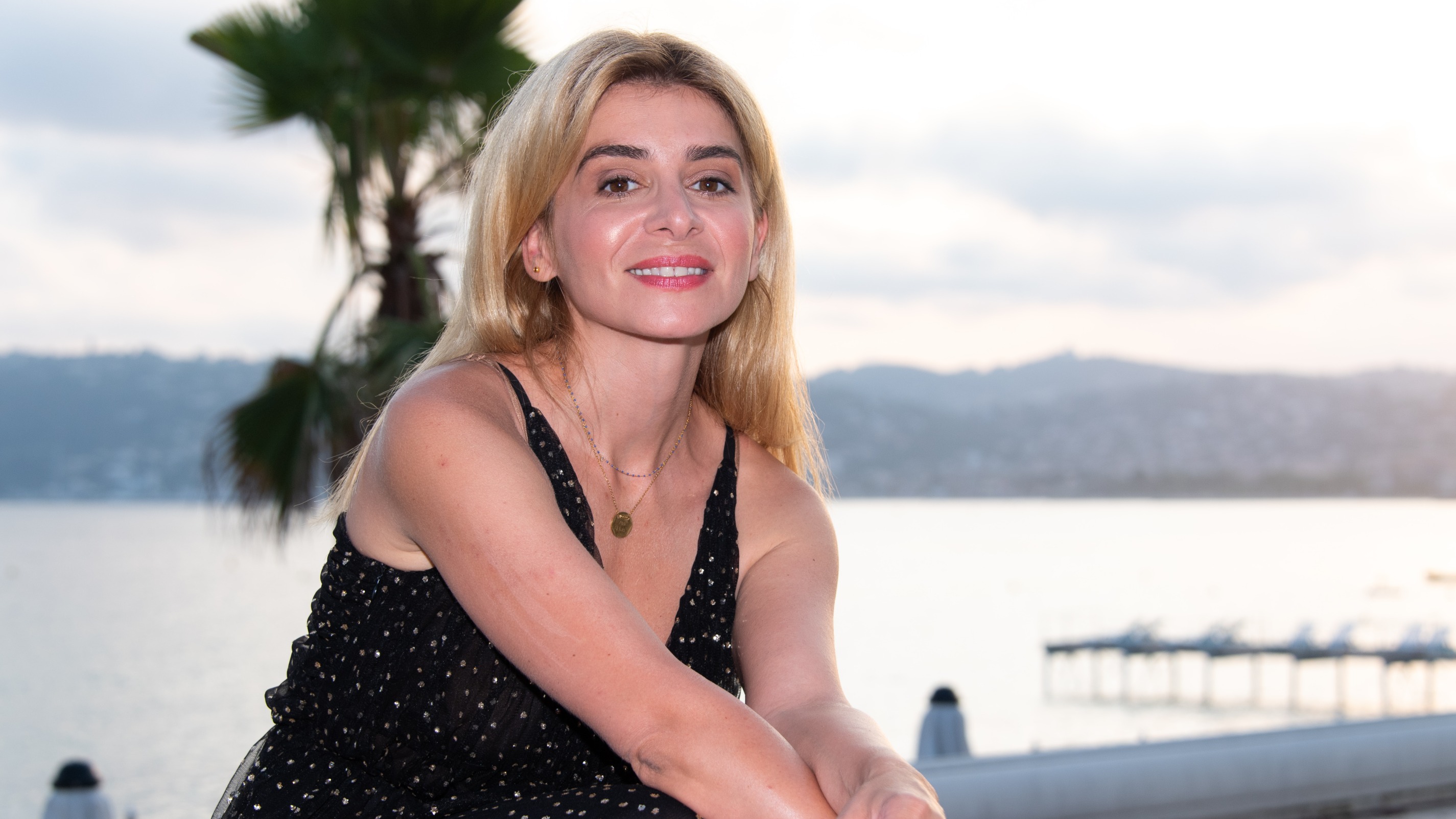 Julie Zenatti victime d’un AVC lors de sa grossesse : “Ça a été extrêmement  violent…”