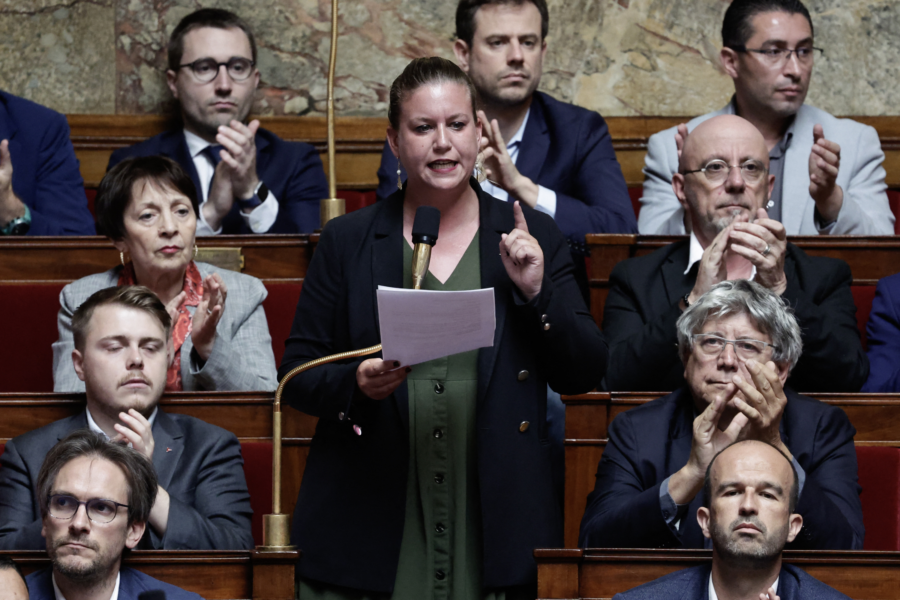 Rima Hassan retenue en Israël : à l’Assemblée, les Insoumis crient leur indignation lors des questions au gouvernement