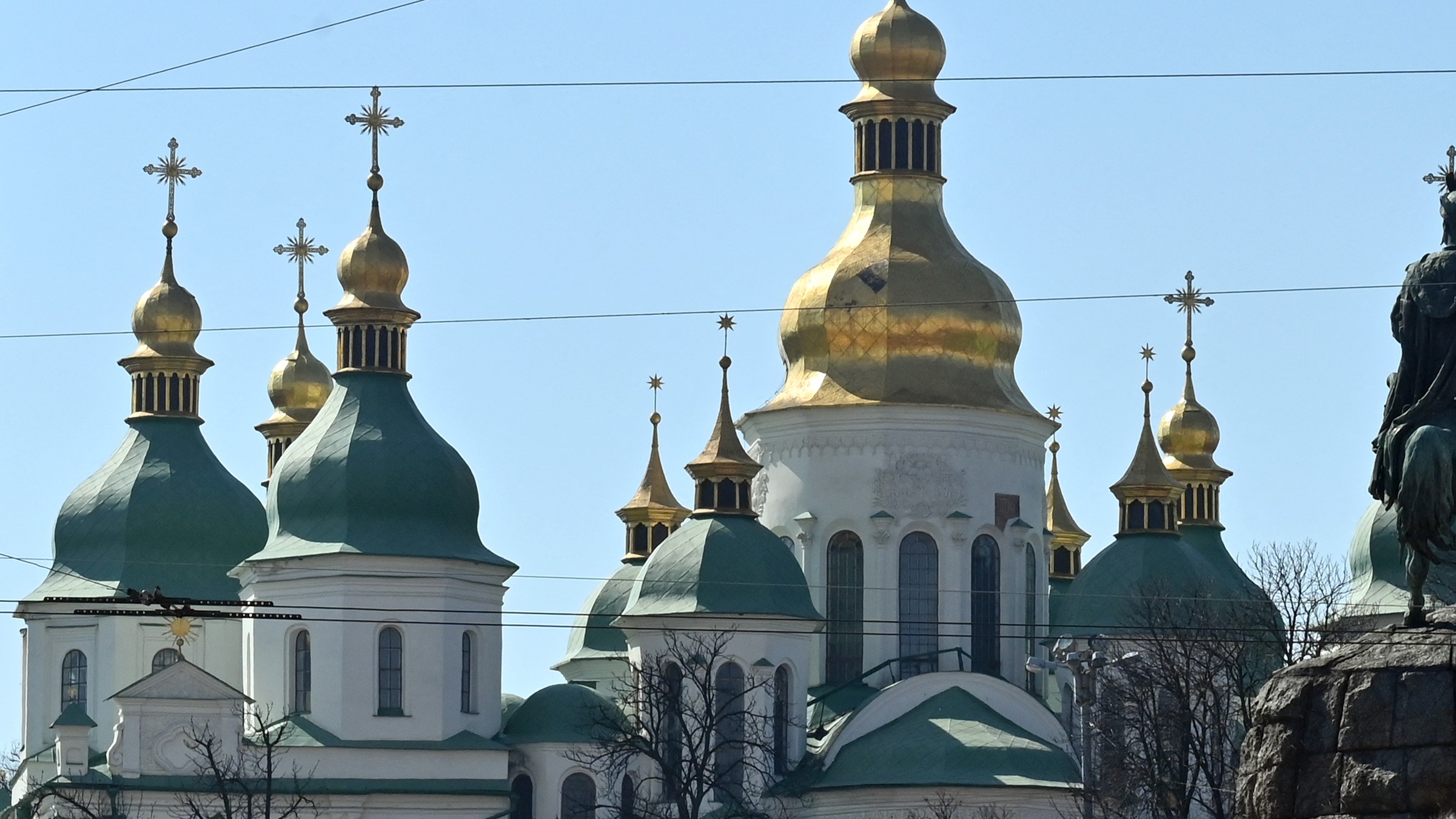 À Kiev, une cathédrale endommagée suite à une attaque de drones russes