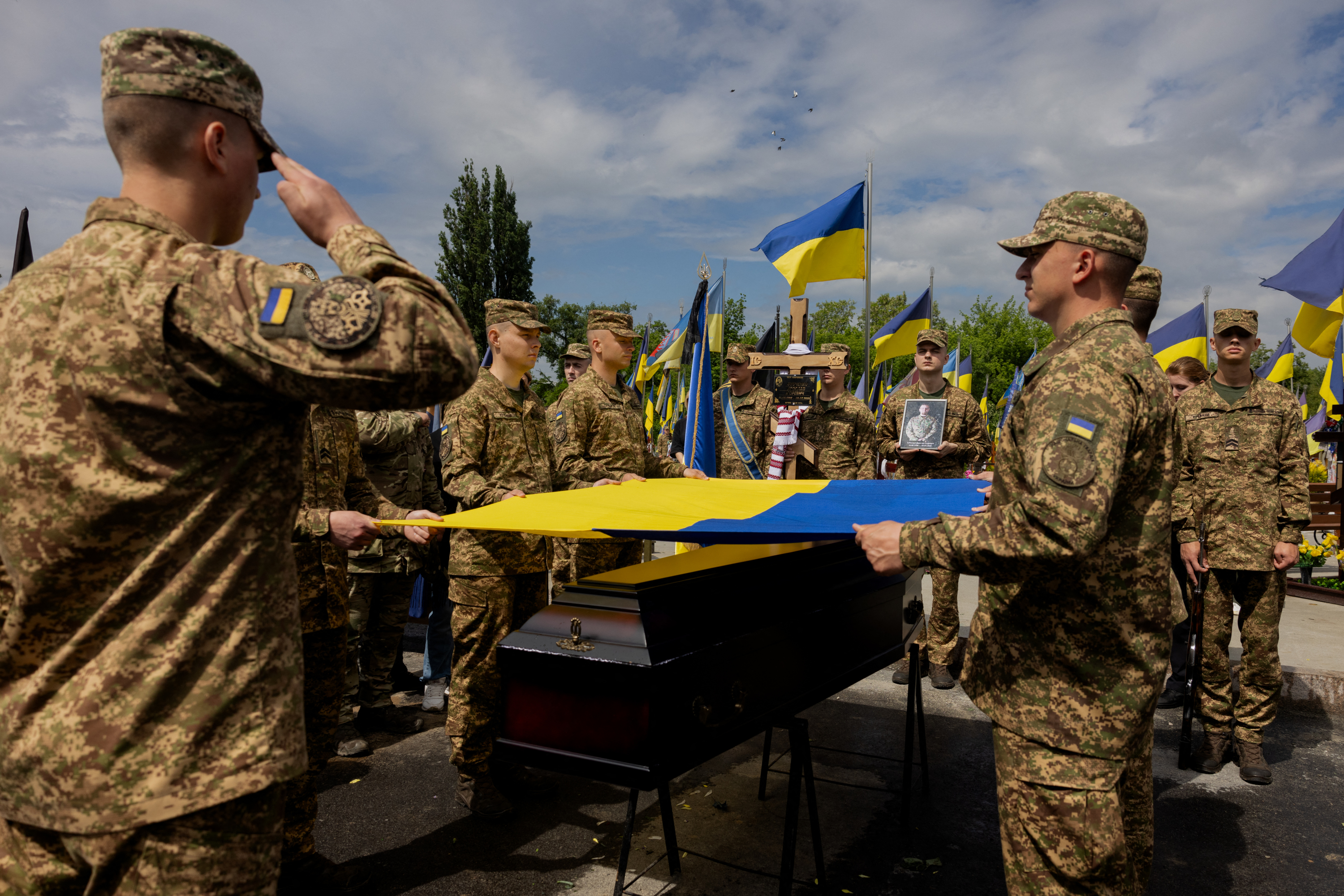 Guerre en Ukraine : Kiev a reçu 1245 nouvelles dépouilles de soldats ukrainiens