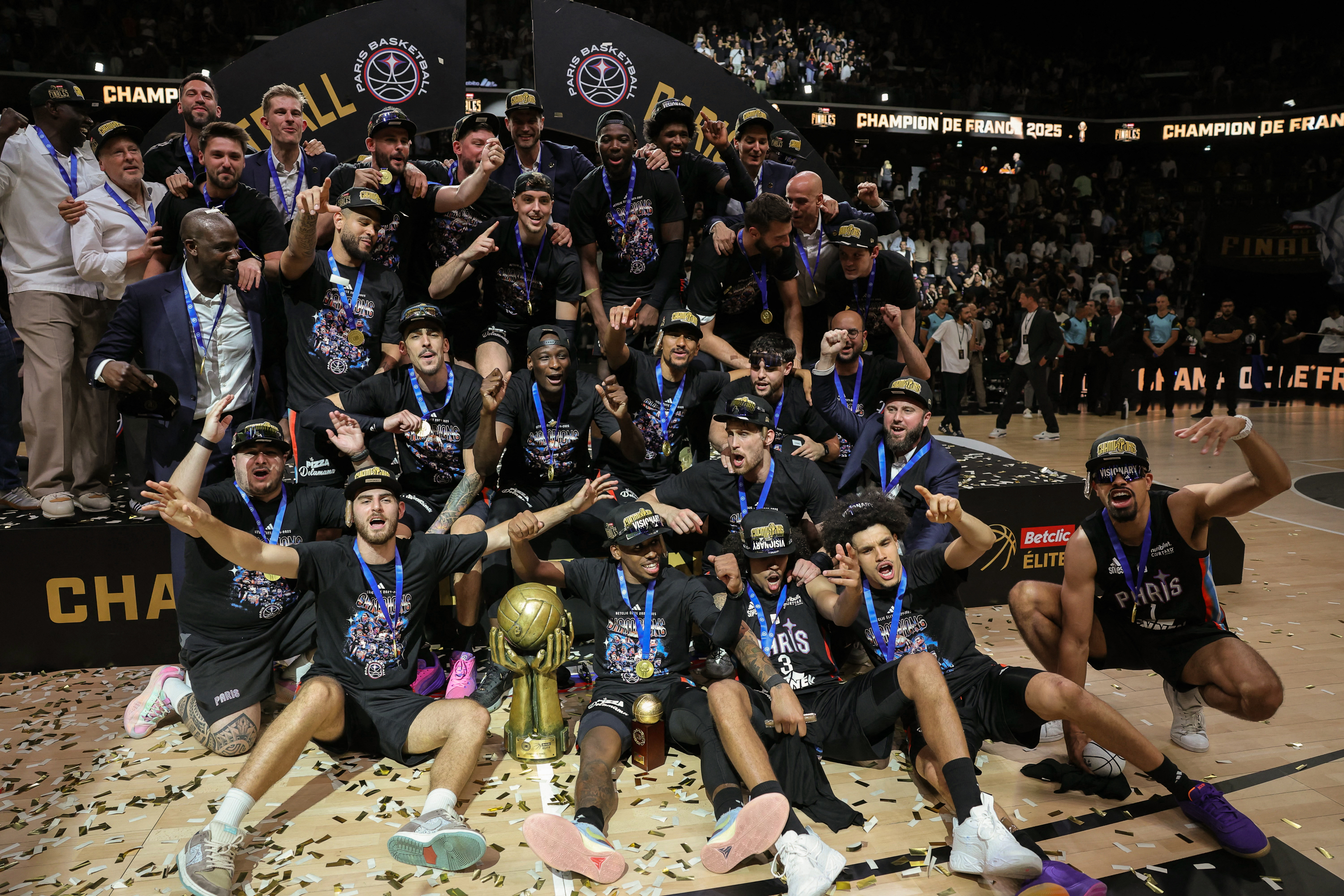 Le Paris Basketball champion de France : naissance, premières, apothéose...  Récit d'une odyssée vers les étoiles