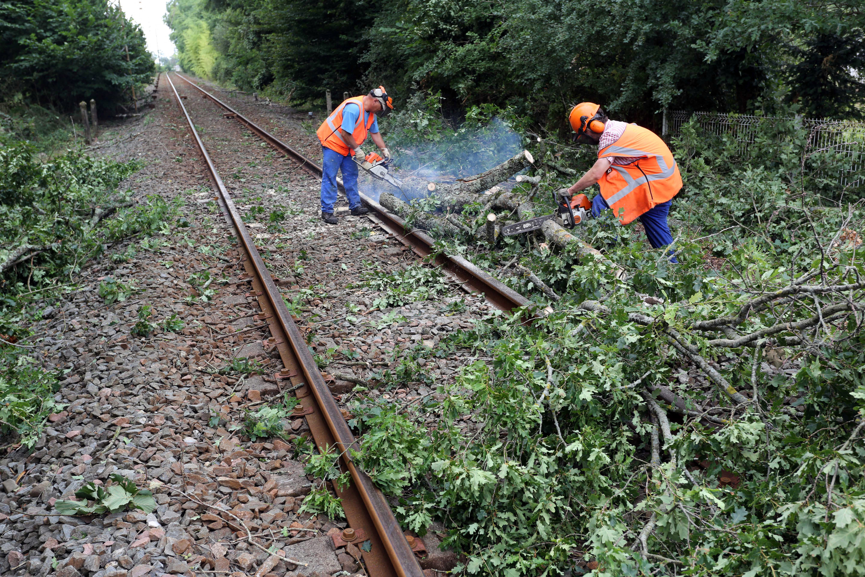 Trains à l’arrêt, embouteillages... Au lendemain des violents orages, les transports encore perturbés