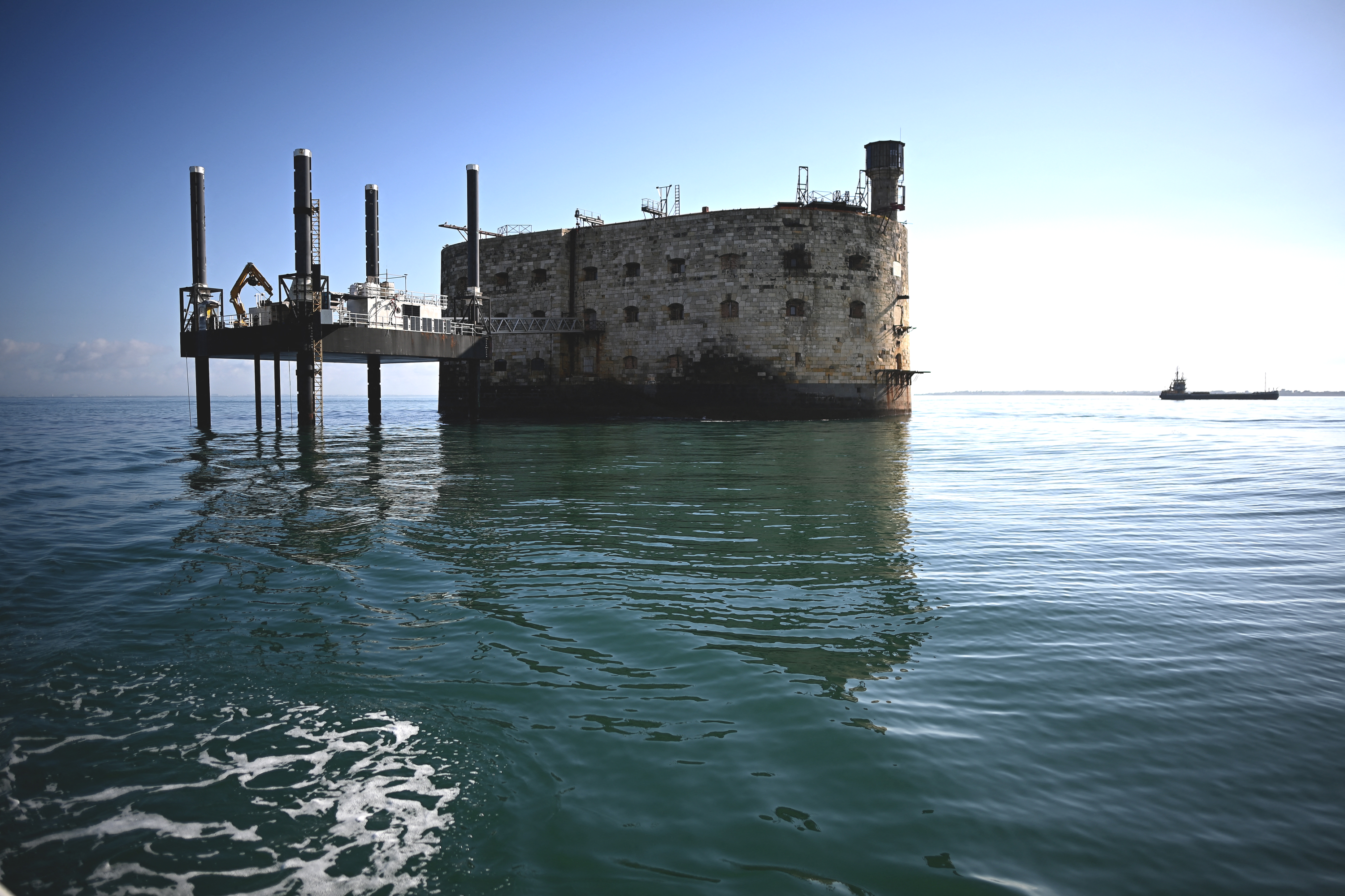 D’énormes travaux de restauration lancés pour renforcer Fort Boyard, menacé par l’océan