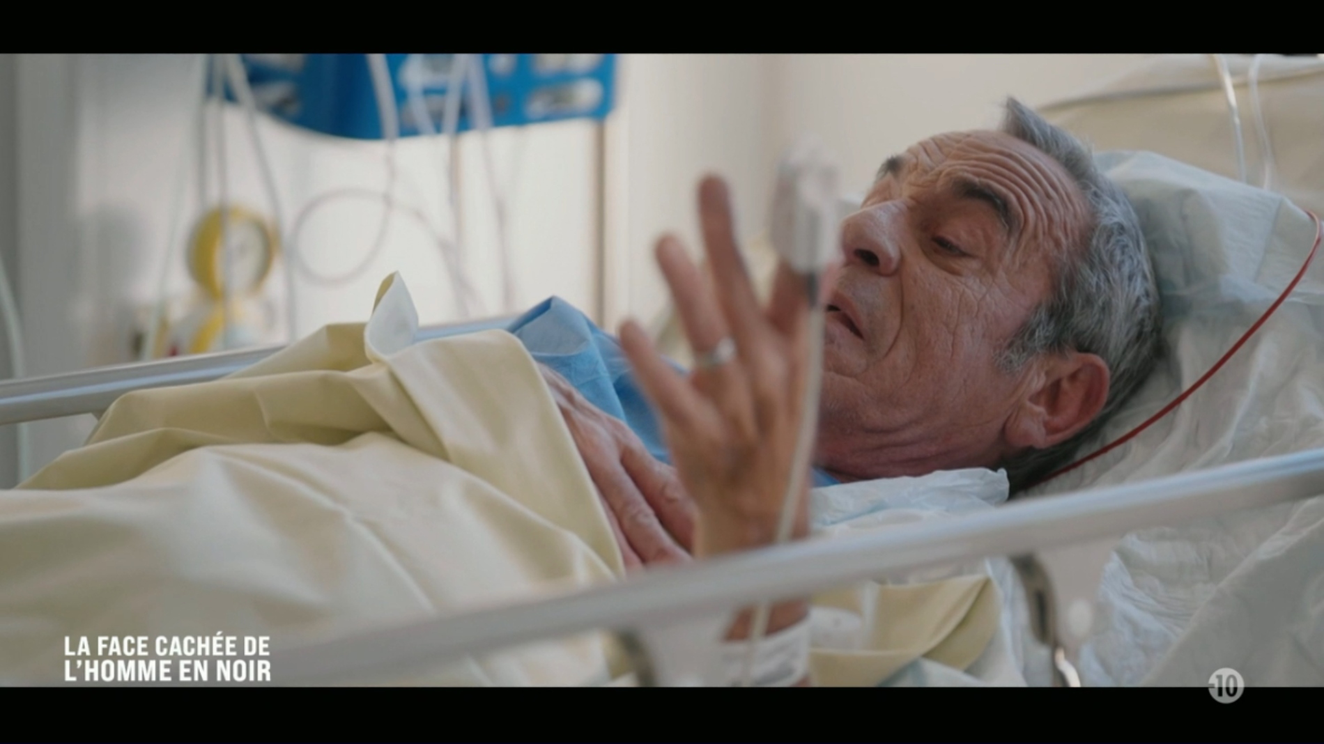 J'ai encore huit semaines» : les incroyables images de Thierry Ardisson à l' hôpital pour soigner son cancer