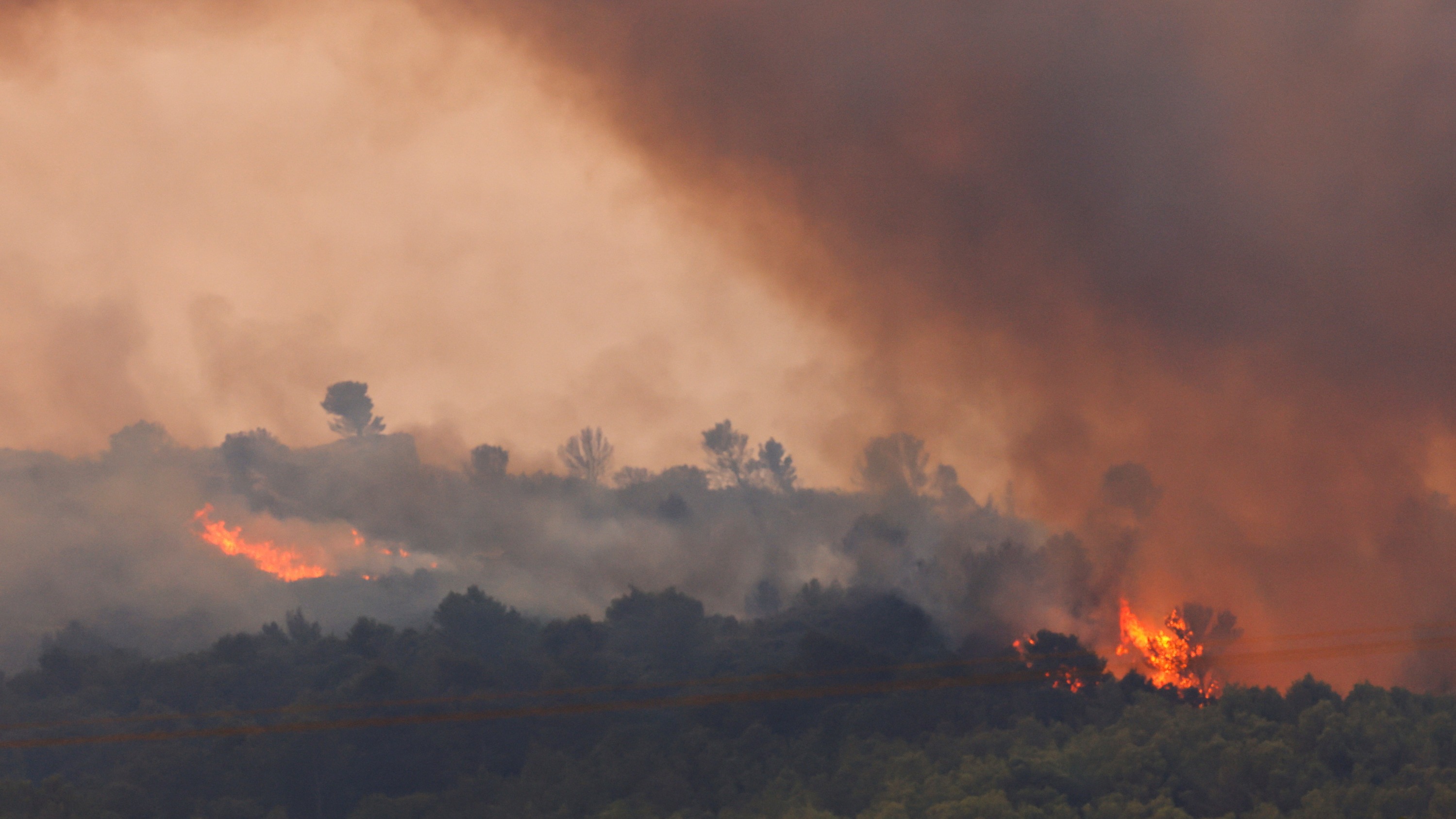Incendie dans l’Aude : l’autoroute A9 rouvre après plusieurs heures d’interruption