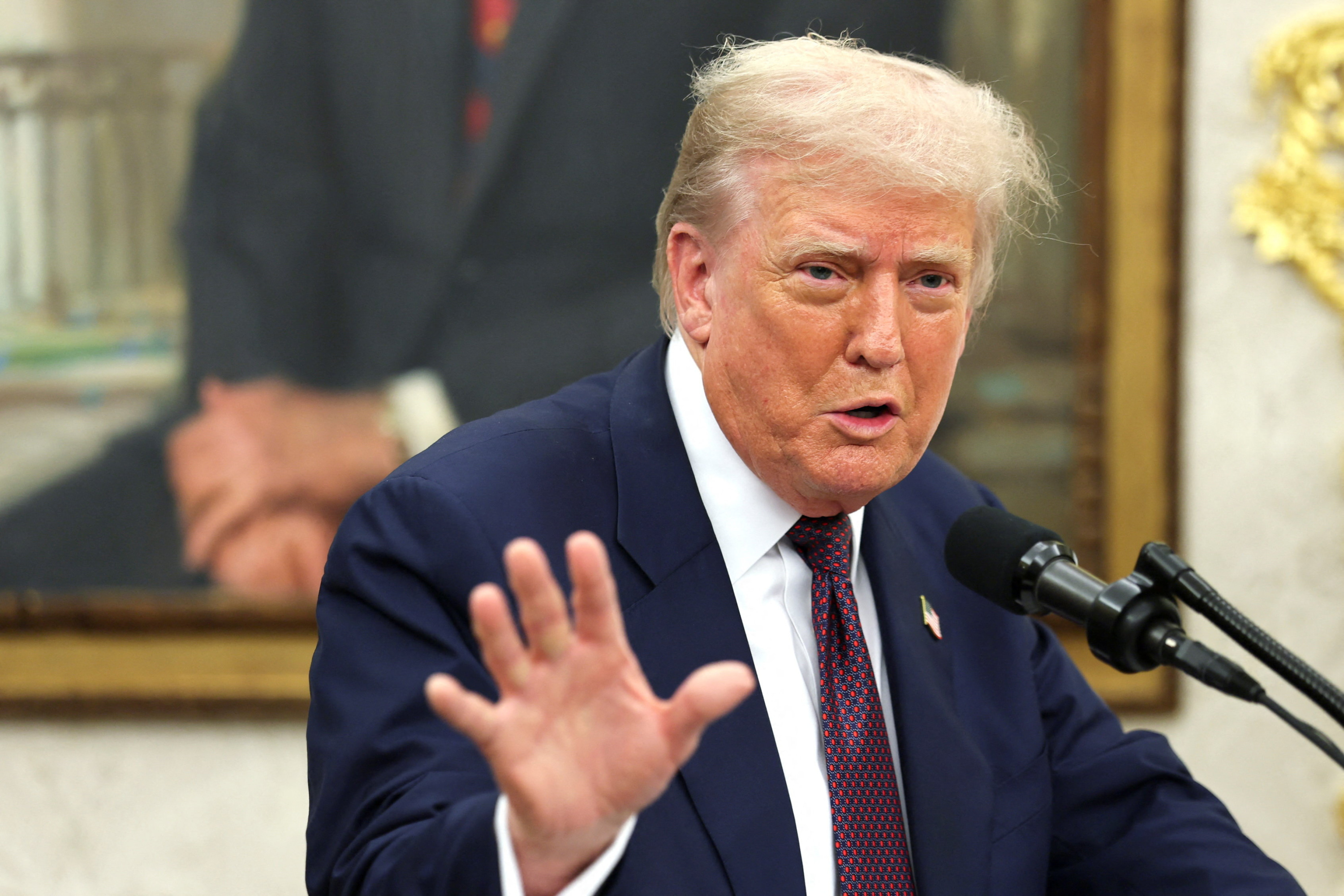 Droits de douane : Trump annonce de nouvelles taxes de 100% sur les puces et semi-conducteurs