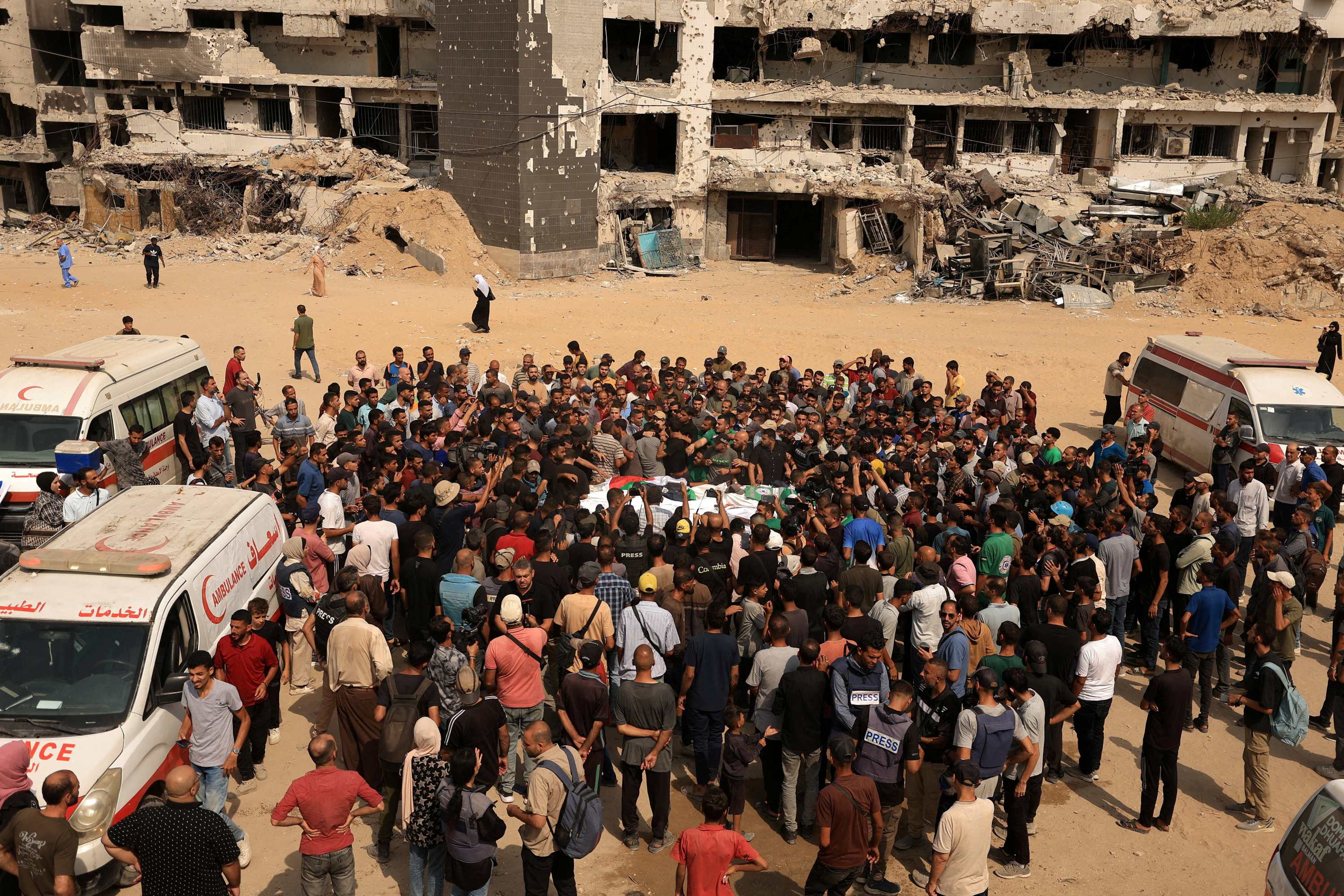Guerre Israël - Hamas : qui étaient les cinq journalistes tués dans une frappe israélienne à Gaza ?