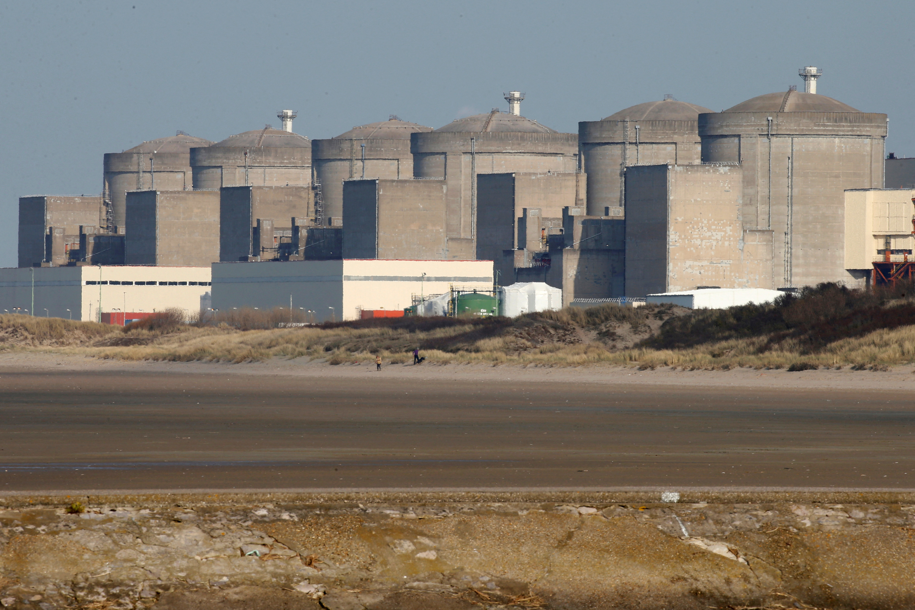 La centrale nucléaire de Gravelines reprend progressivement sa production après l’invasion de méduses