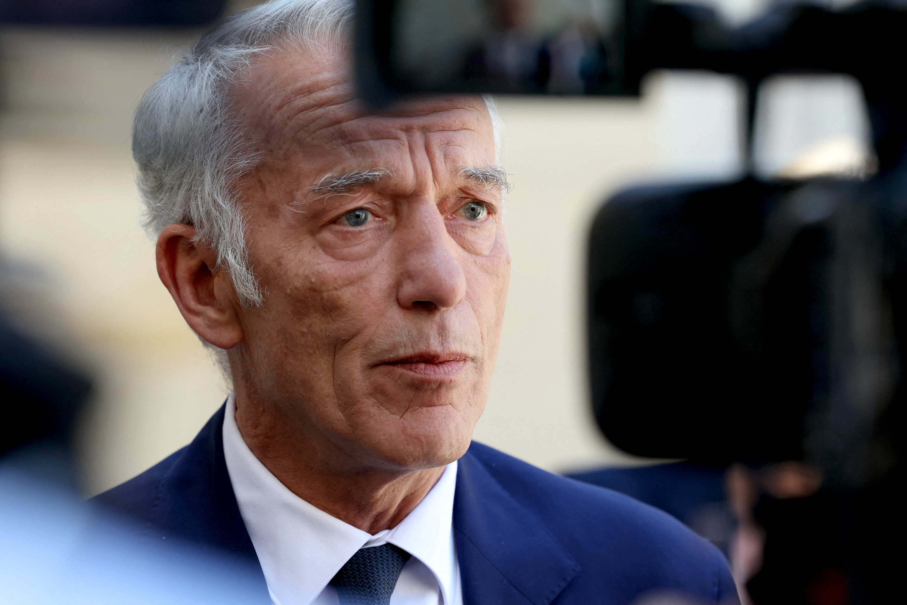 Vote de confiance : «On ne joue pas avec l’économie», alerte le patron du Medef, Patrick Martin