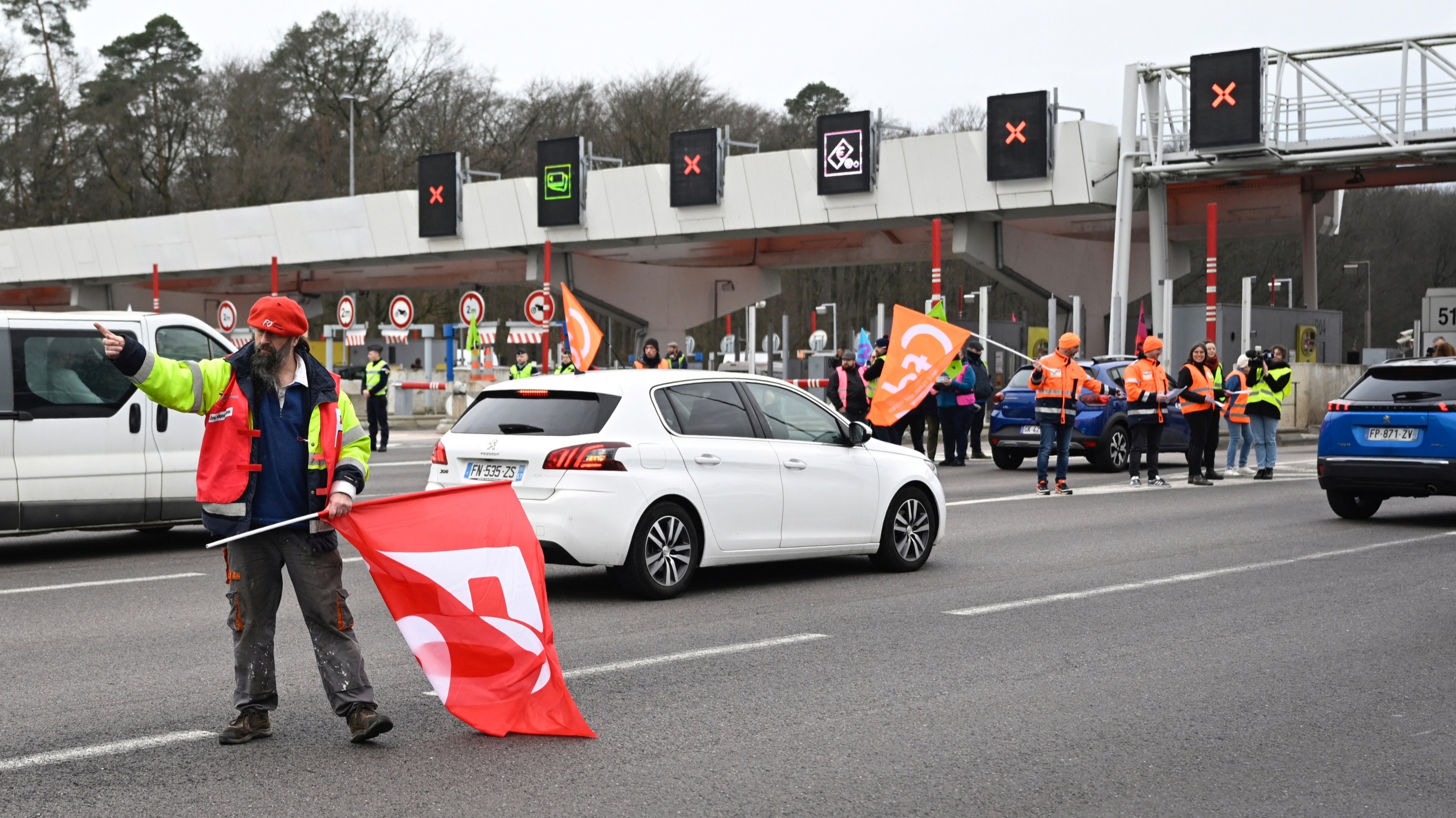 Supermarchés, banques, autoroutes... À la veille du blocage du 10 septembre, les secteurs visés sont sur leurs gardes