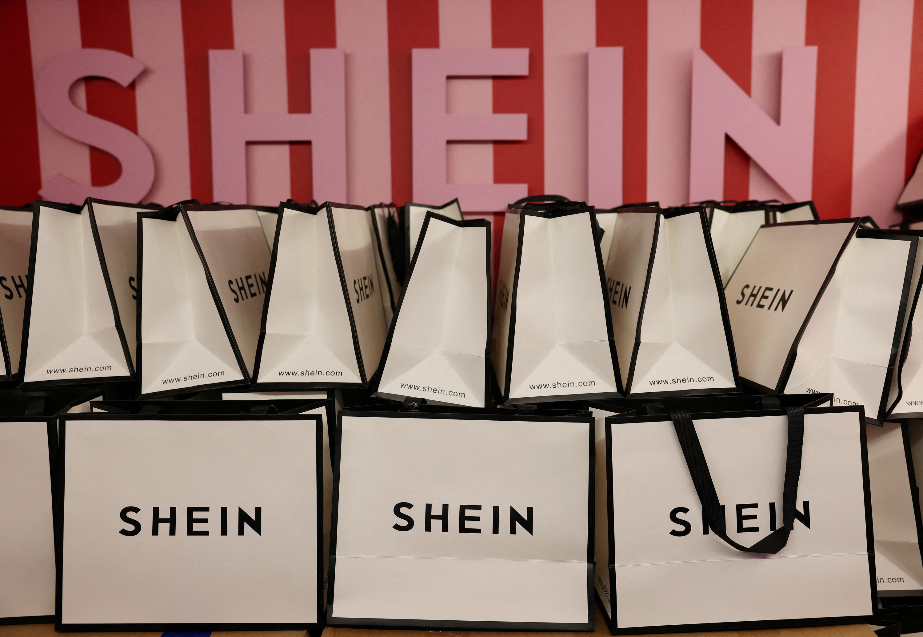 Commerce en ligne : Shein et Temu tirent vers le bas le panier moyen des Français au premier semestre