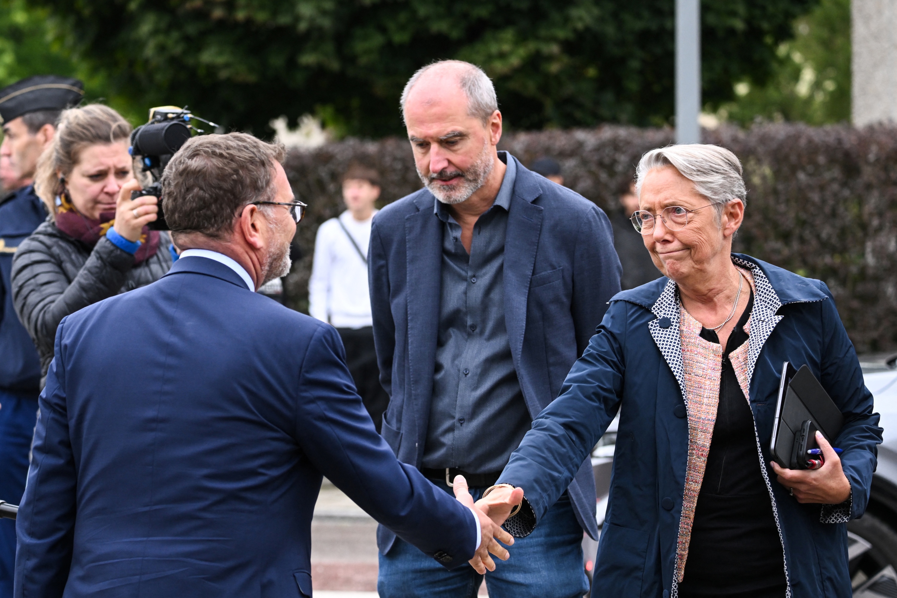 Government Reacts to Violent Assault on Teacher in Bas-Rhin