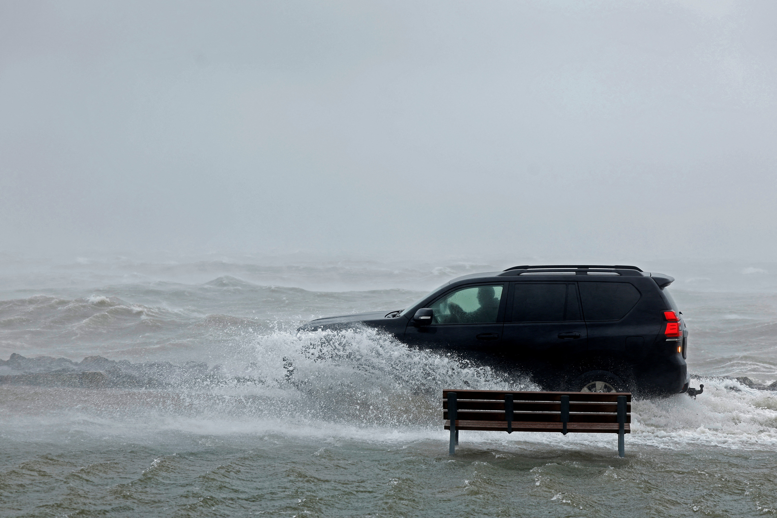 Storm Amy Triggers Orange Wind Warnings in Northern France with Gusts Up to 130 km/h