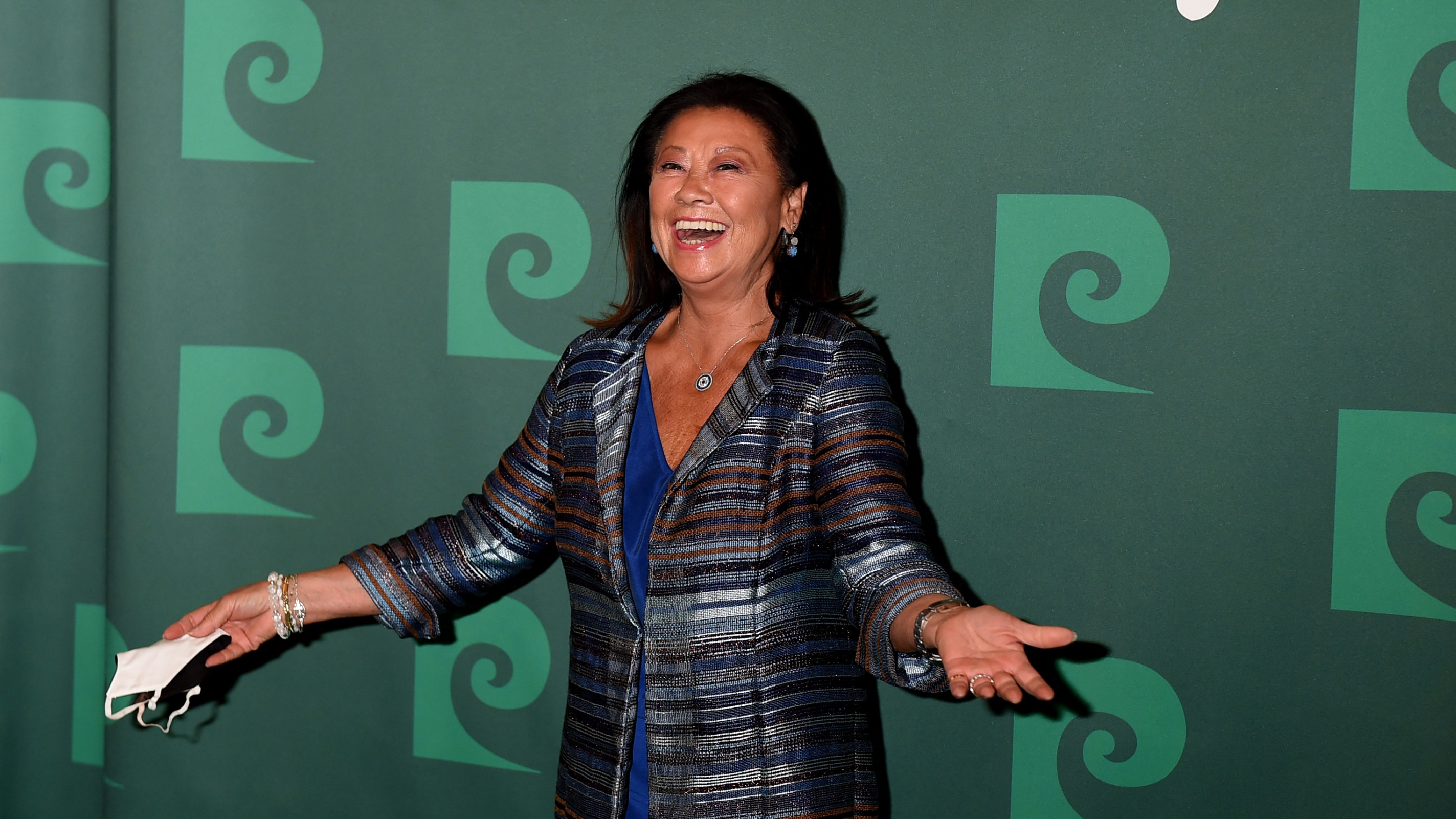 «J’ai Préféré Acheter Des Fringues Pour Être Bien Sapée» : À Paris, La Maire Du 8E Assume Ses 35.000 Euros De Frais De Représentation
