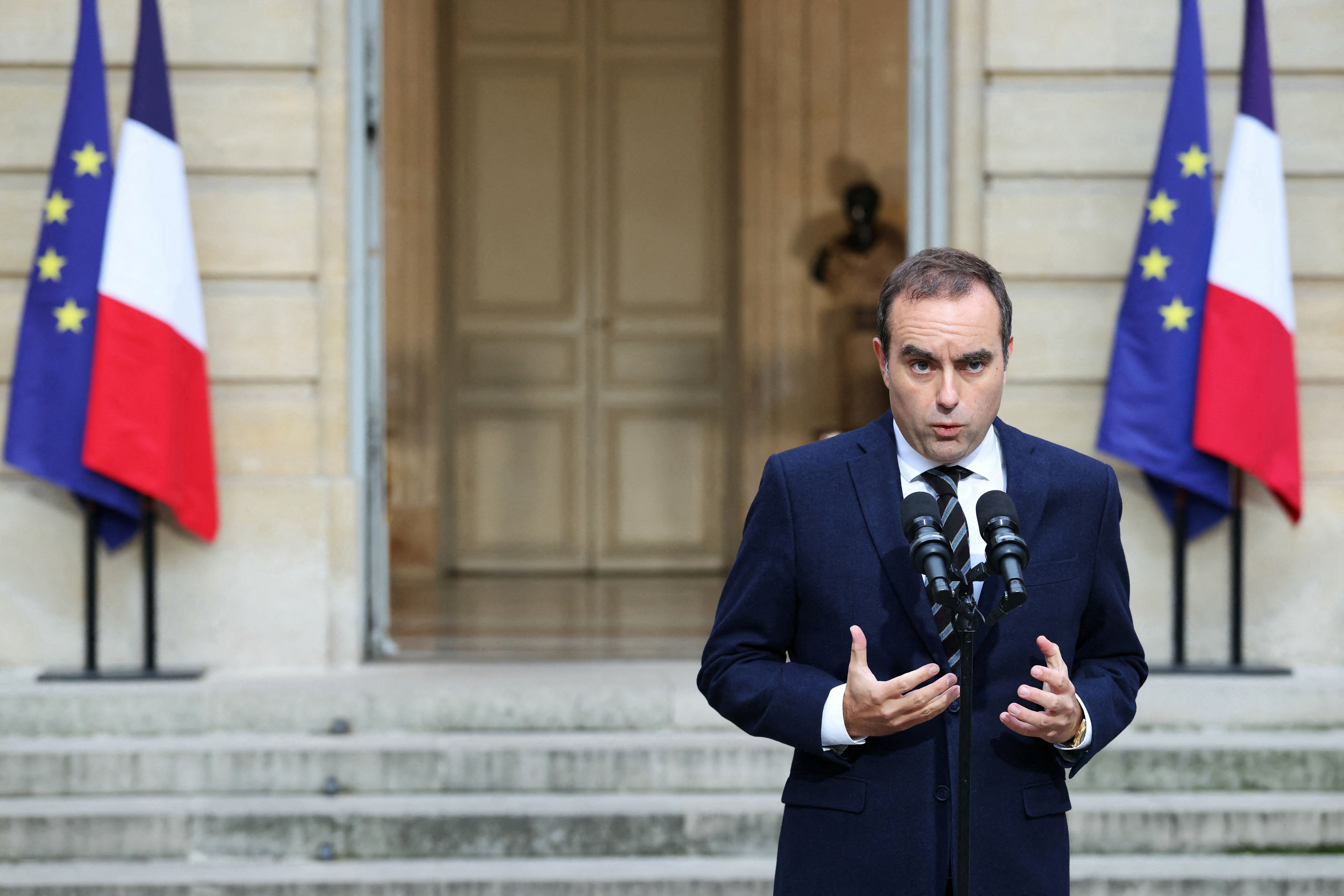 Le CAC 40 chute de près de 2% après la démission du premier ministre Sébastien Lecornu