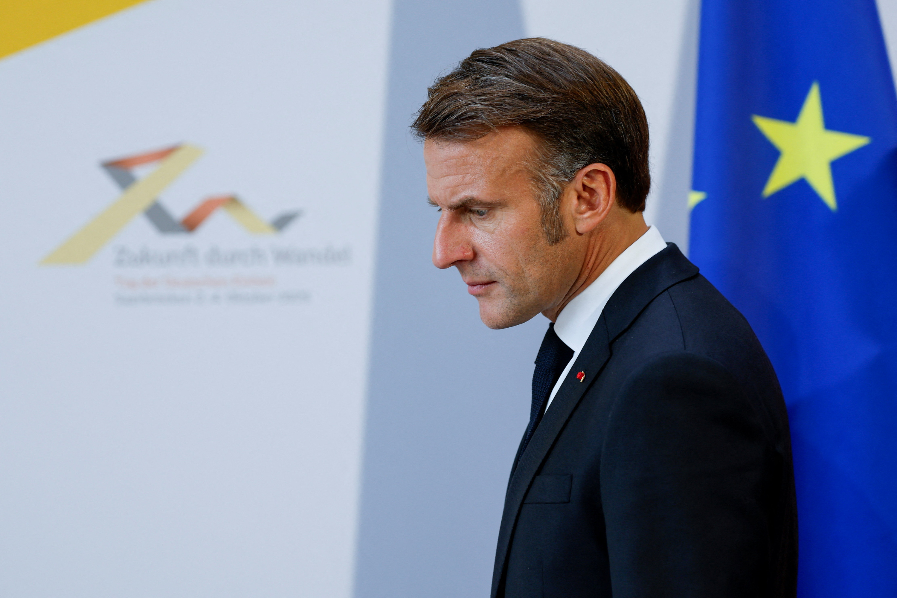 Après Le Départ De Sébastien Lecornu, L’appel À La Démission D’emmanuel Macron Gagne Du Terrain Dans La Classe Politique
