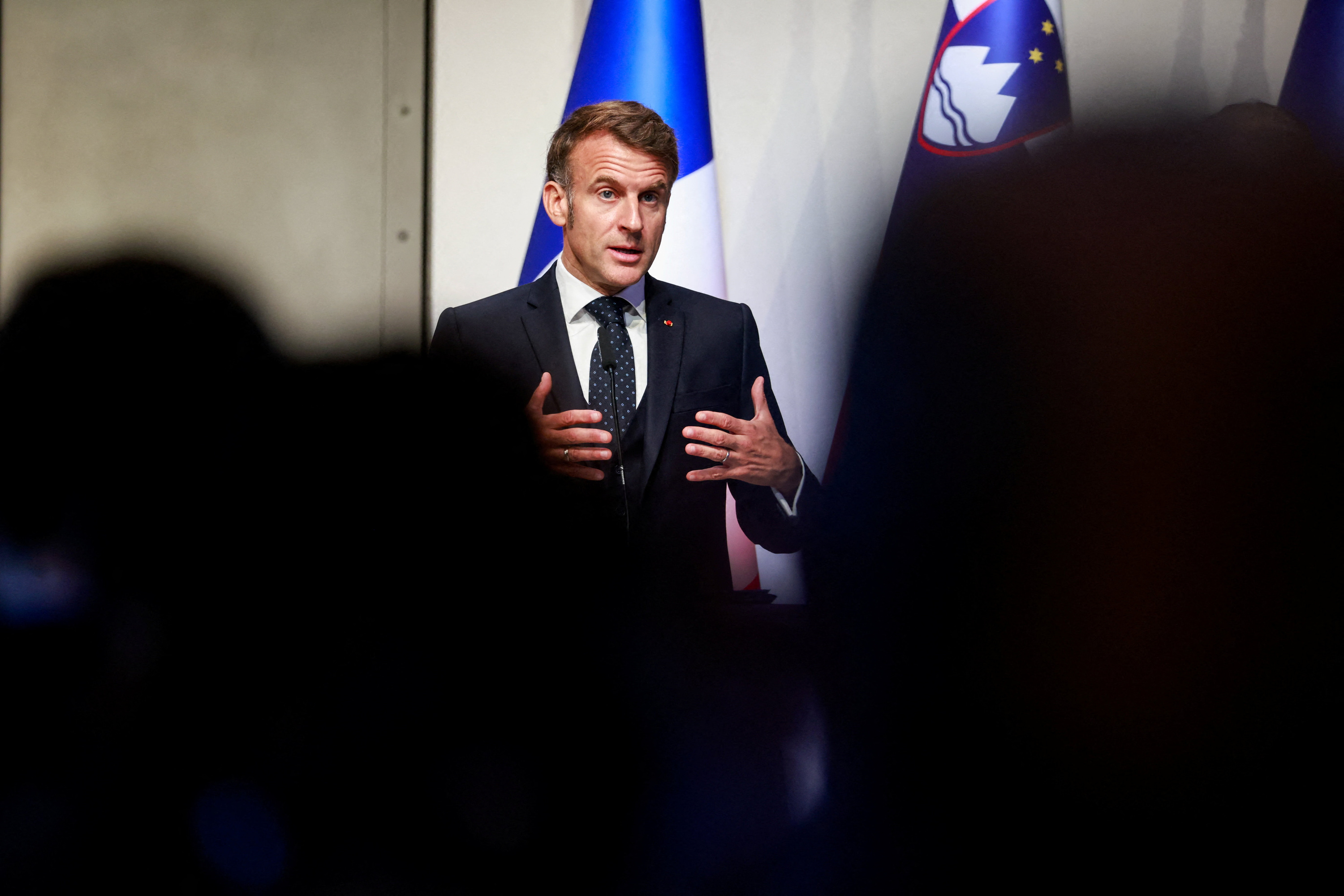 Retraites : Emmanuel Macron évoque des «perspectives de référendum possibles»
