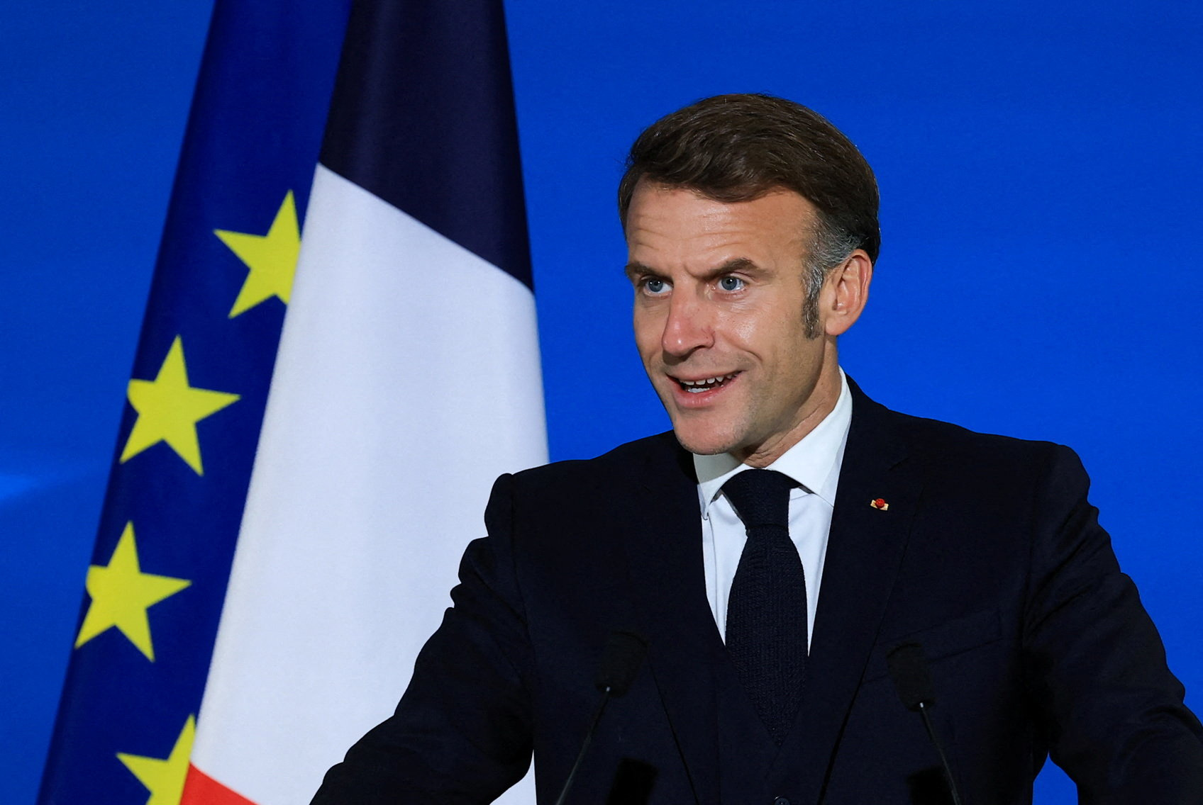 Interdiction des moteurs thermiques en 2035 : Emmanuel Macron maintient que l’objectif «est bon»