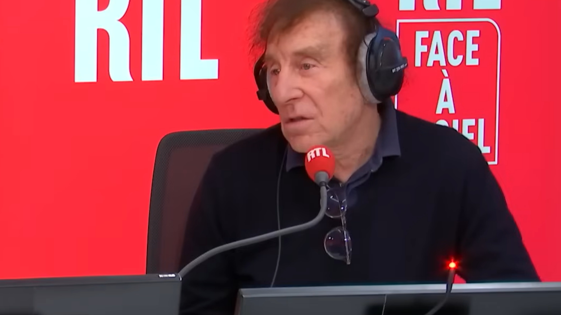 Le RN au pouvoir en 2027 ? «Je ne crois pas les Français assez cons», lance Alain Souchon