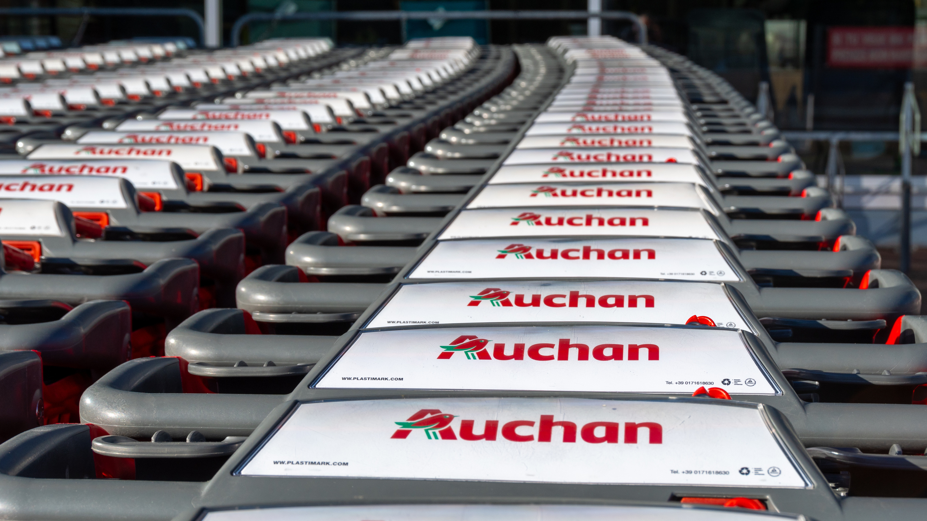 Auchan : «il n'y aura pas d'emplois supprimés» avec le rapprochement avec Intermarché, assure le distributeur