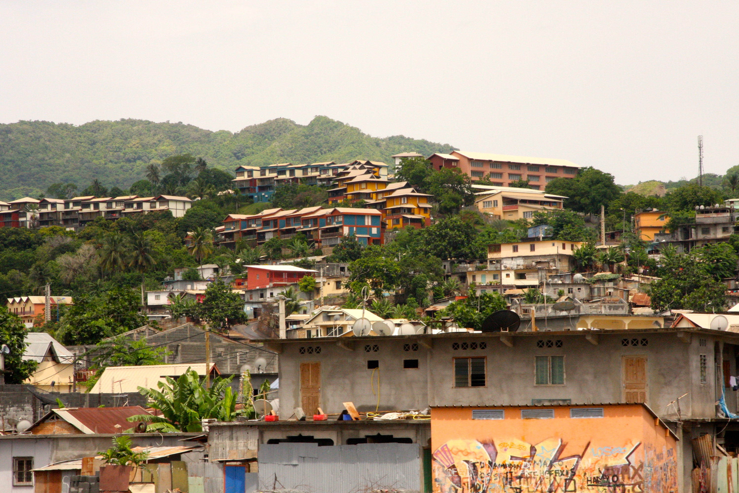 Mayotte : l’électricité revient progressivement après un «incident grave» qui a provoqué une «coupure généralisée» sur l’île