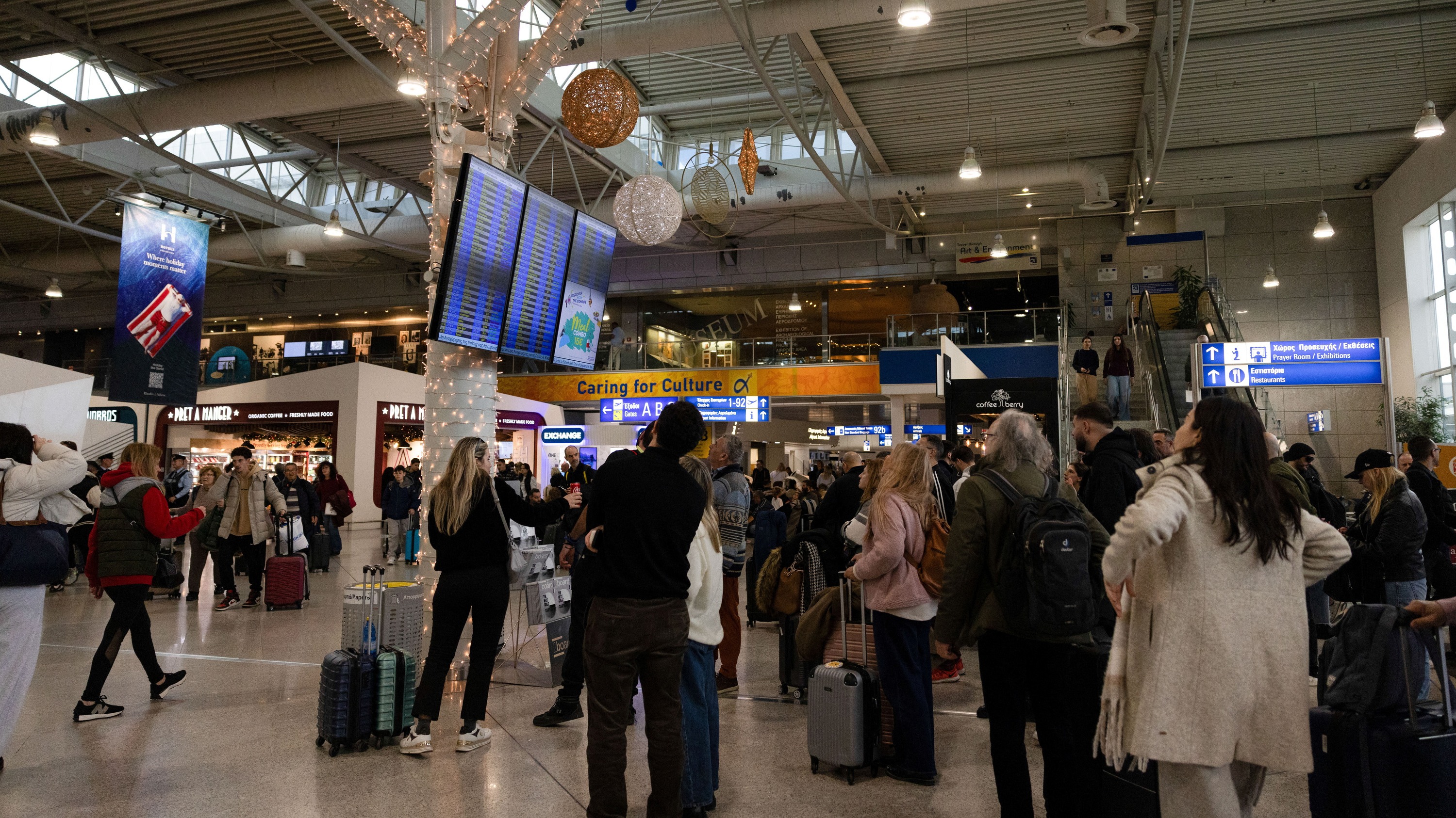 «Aucun avion n’a atterri ou décollé» : un problème technique «sans précédent» sème la pagaille dans les aéroports grecs