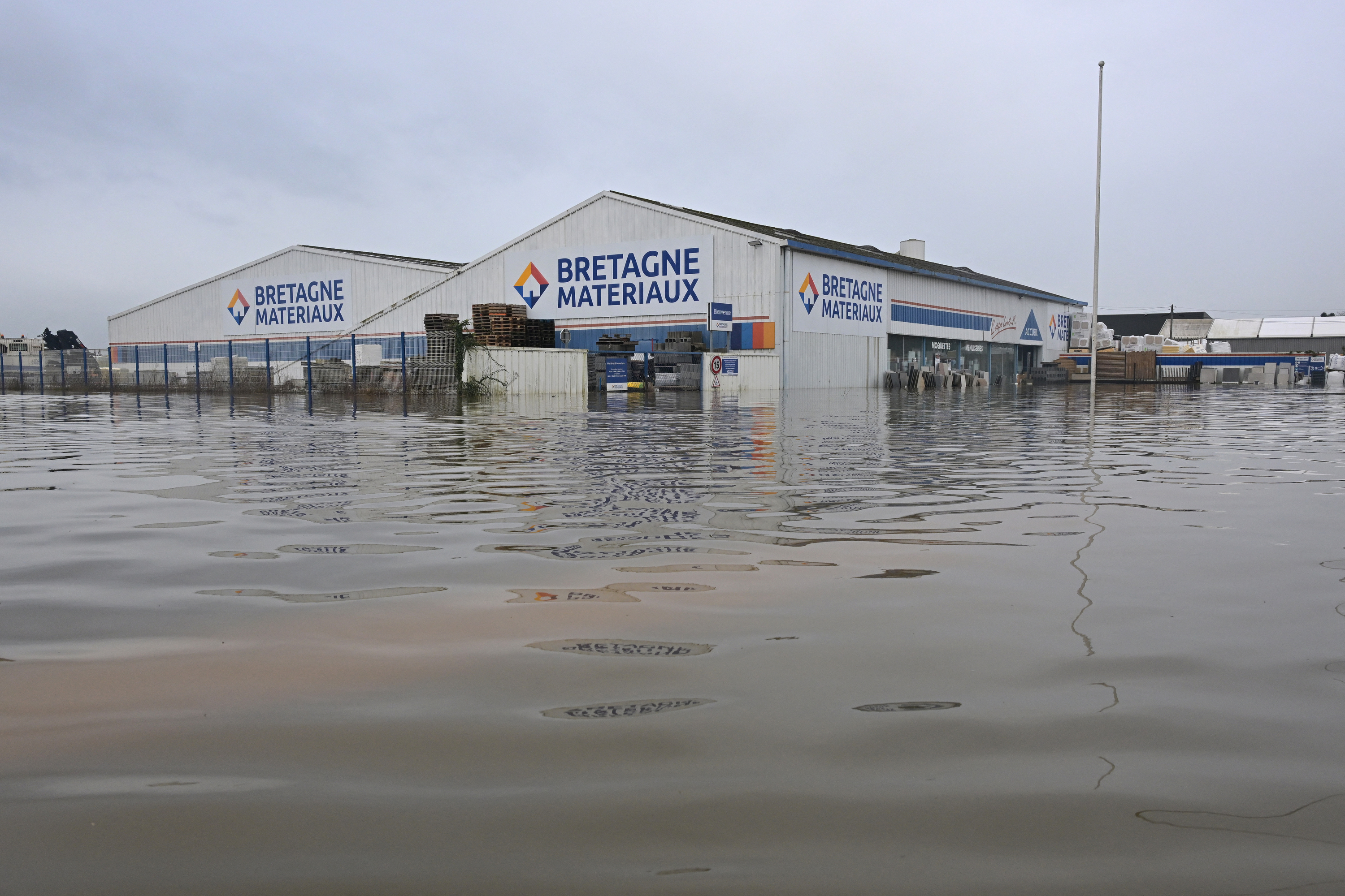 «On n’en voit pas la fin» : de la pluie sans discontinuer la semaine prochaine, la Bretagne en première ligne