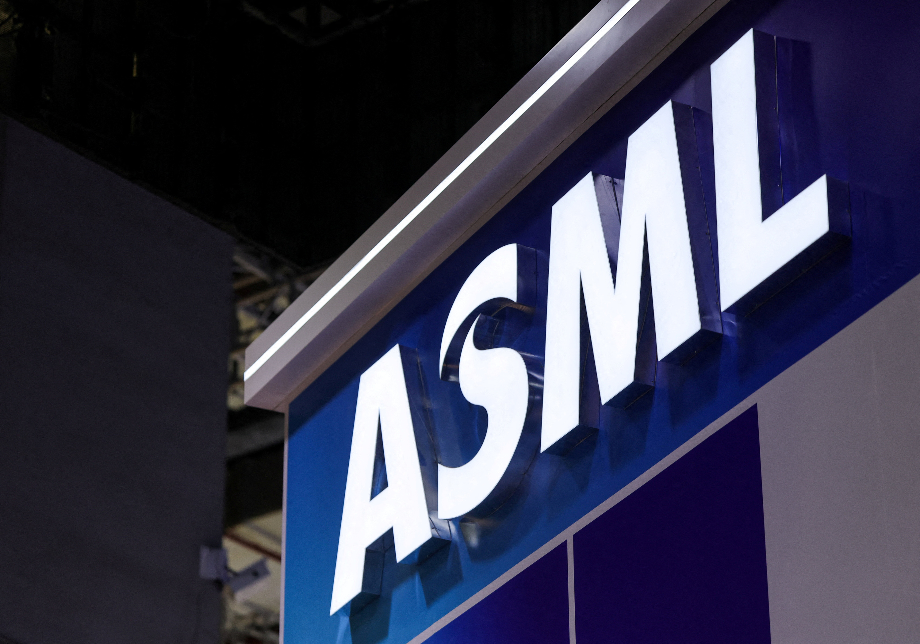 Le géant néerlandais de la technologie ASML annonce la suppression d'environ 1700 emplois