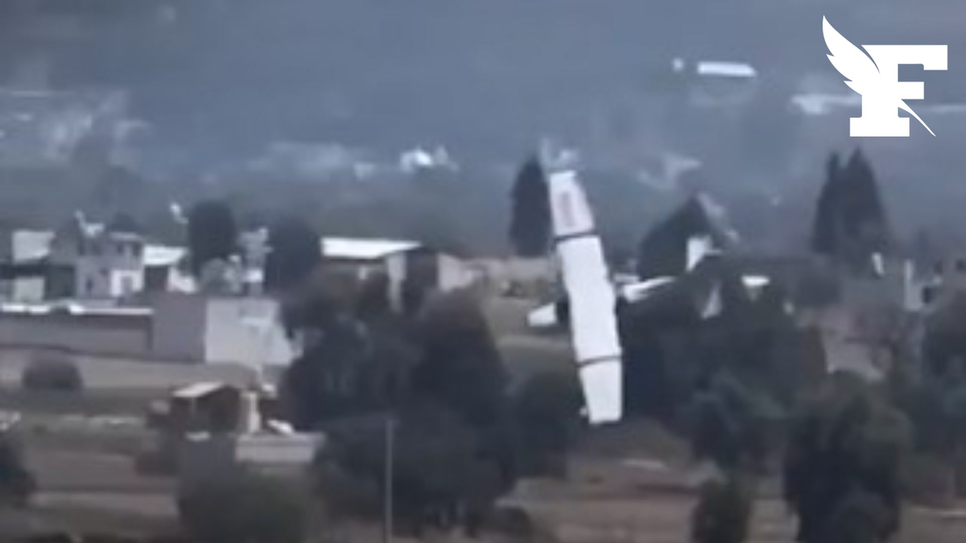 «L'appareil est tombé à pic» : les images du crash d'un petit avion qui a fait quatre morts au Mexique