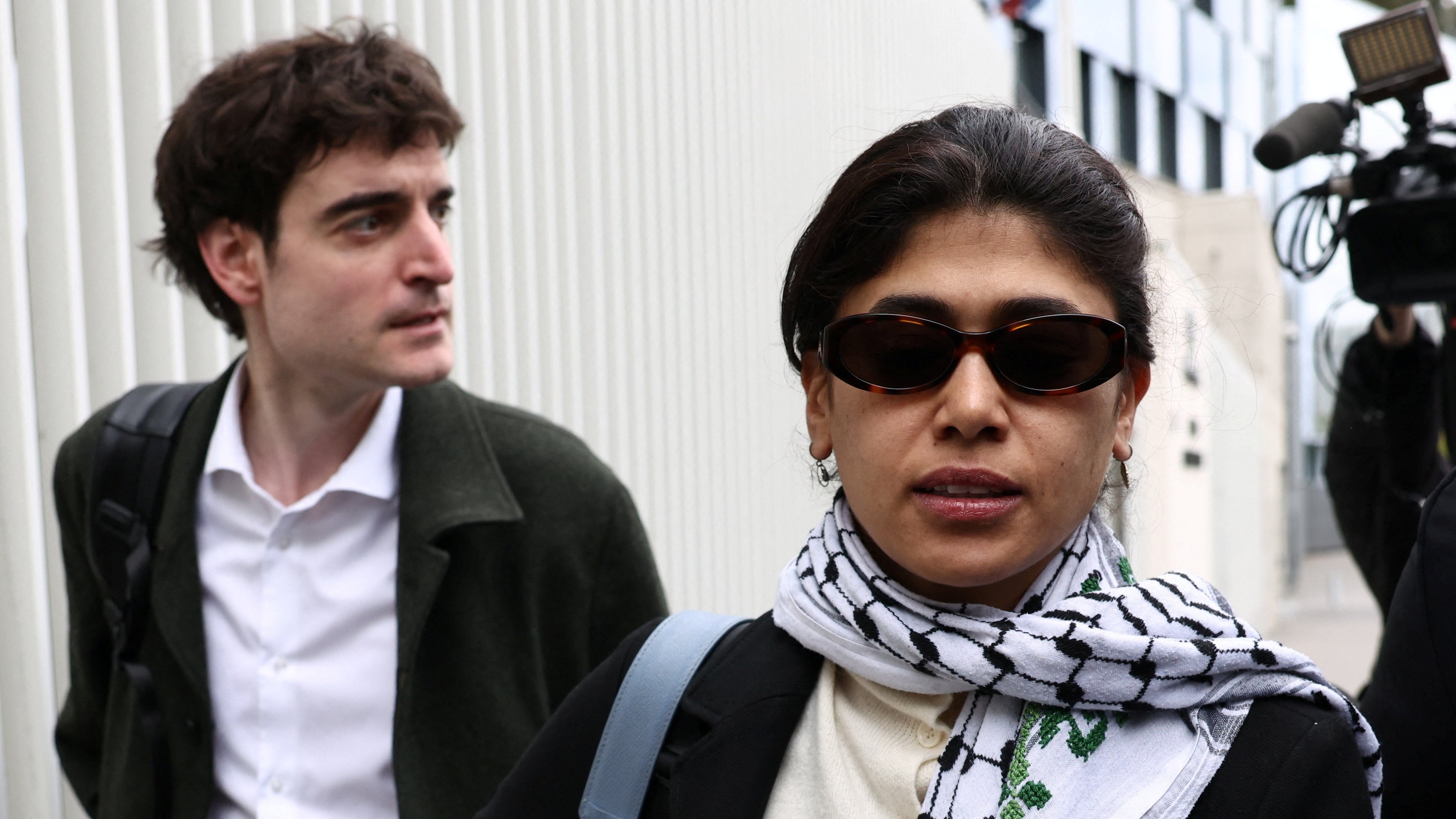 «Je fais l’objet d’un véritable harcèlement» : Rima Hassan sort du silence au lendemain de sa garde à vue