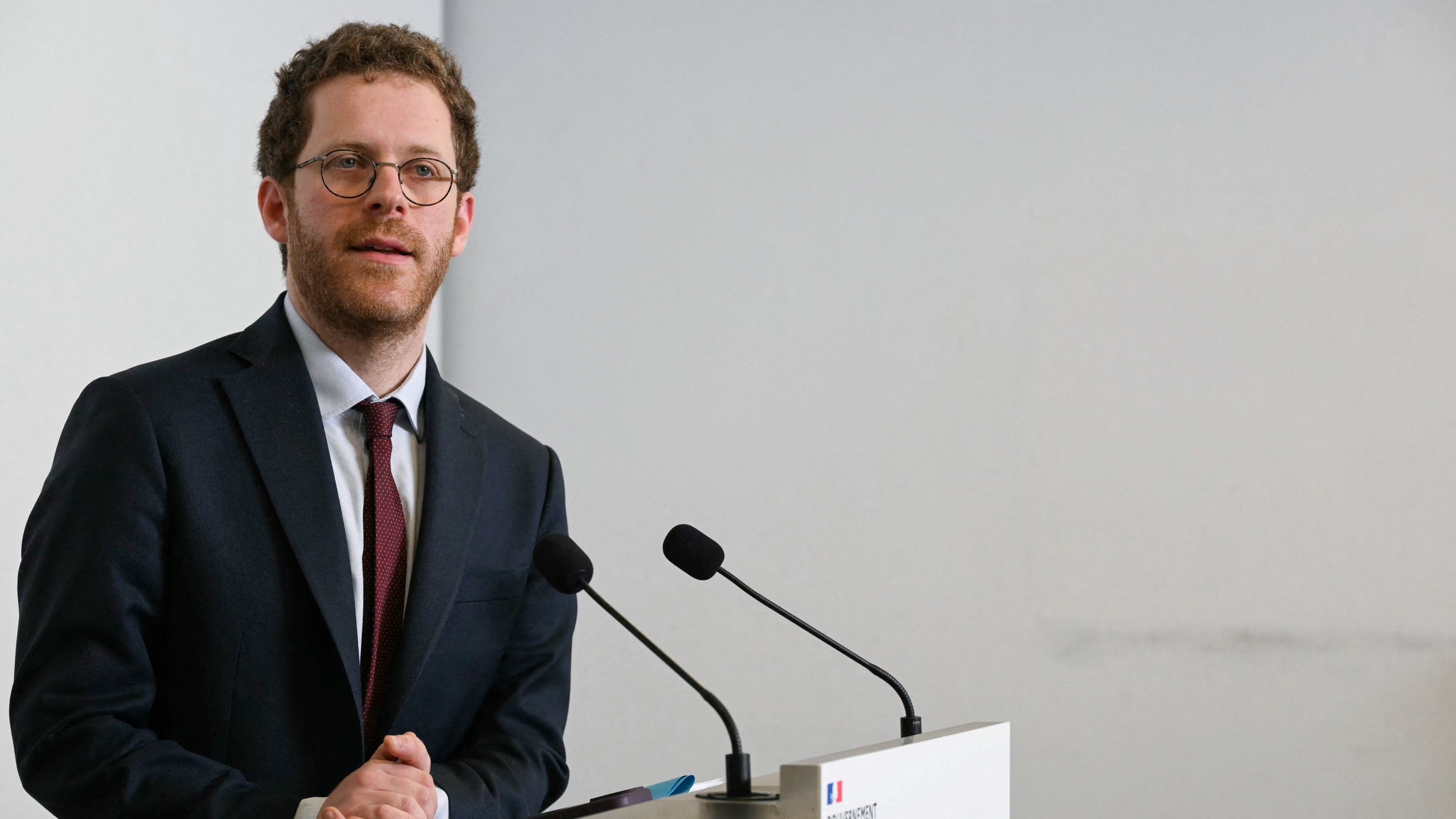 Prix du carburant : les aides de l'État seront compensées par des coupes budgétaires, promet le gouvernement