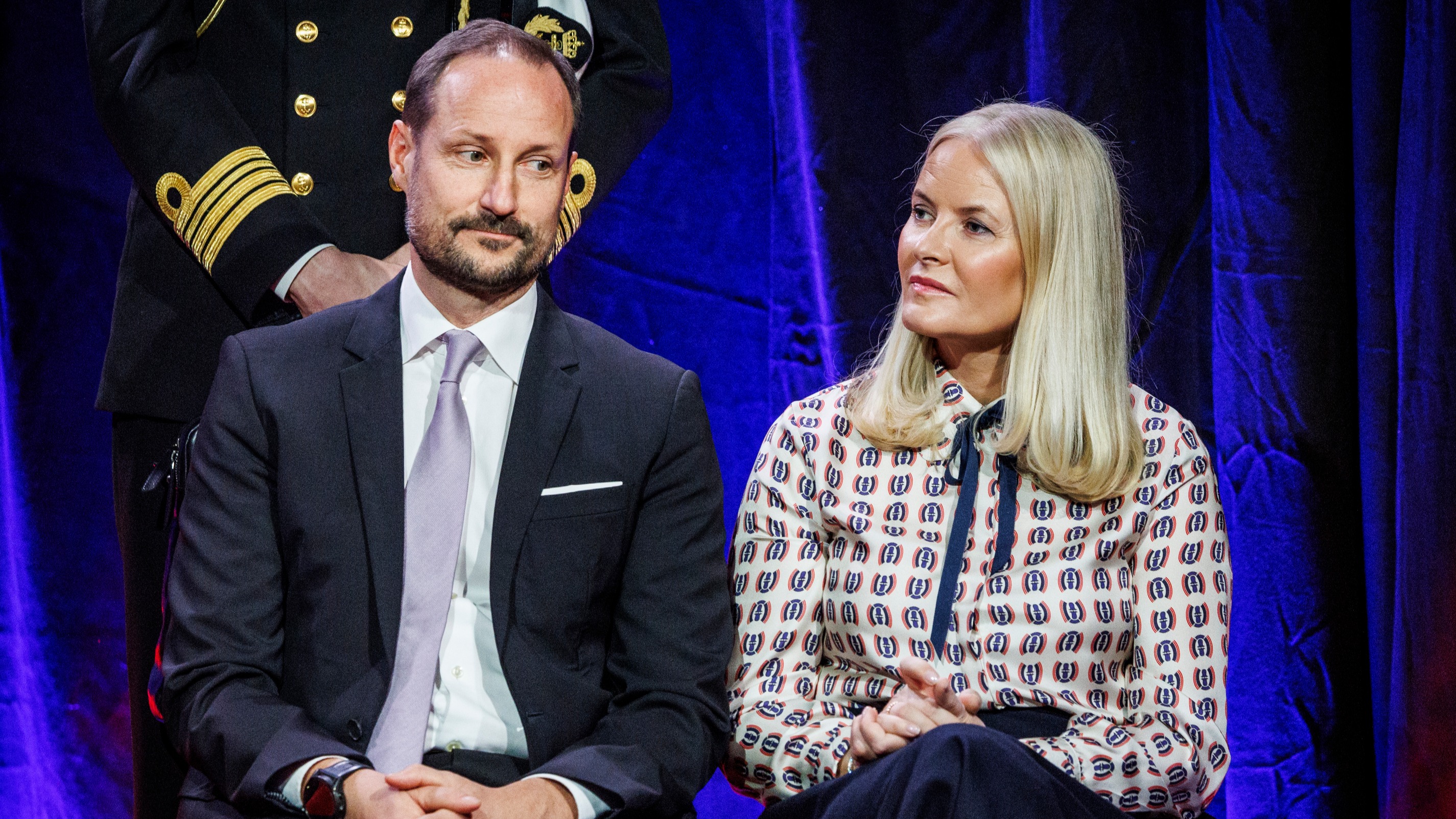 «Je ne lis pas tous les courriels de mon épouse» : Haakon de Norvège s’exprime sur les liens de Mette-Marit avec Jeffrey Epstein
