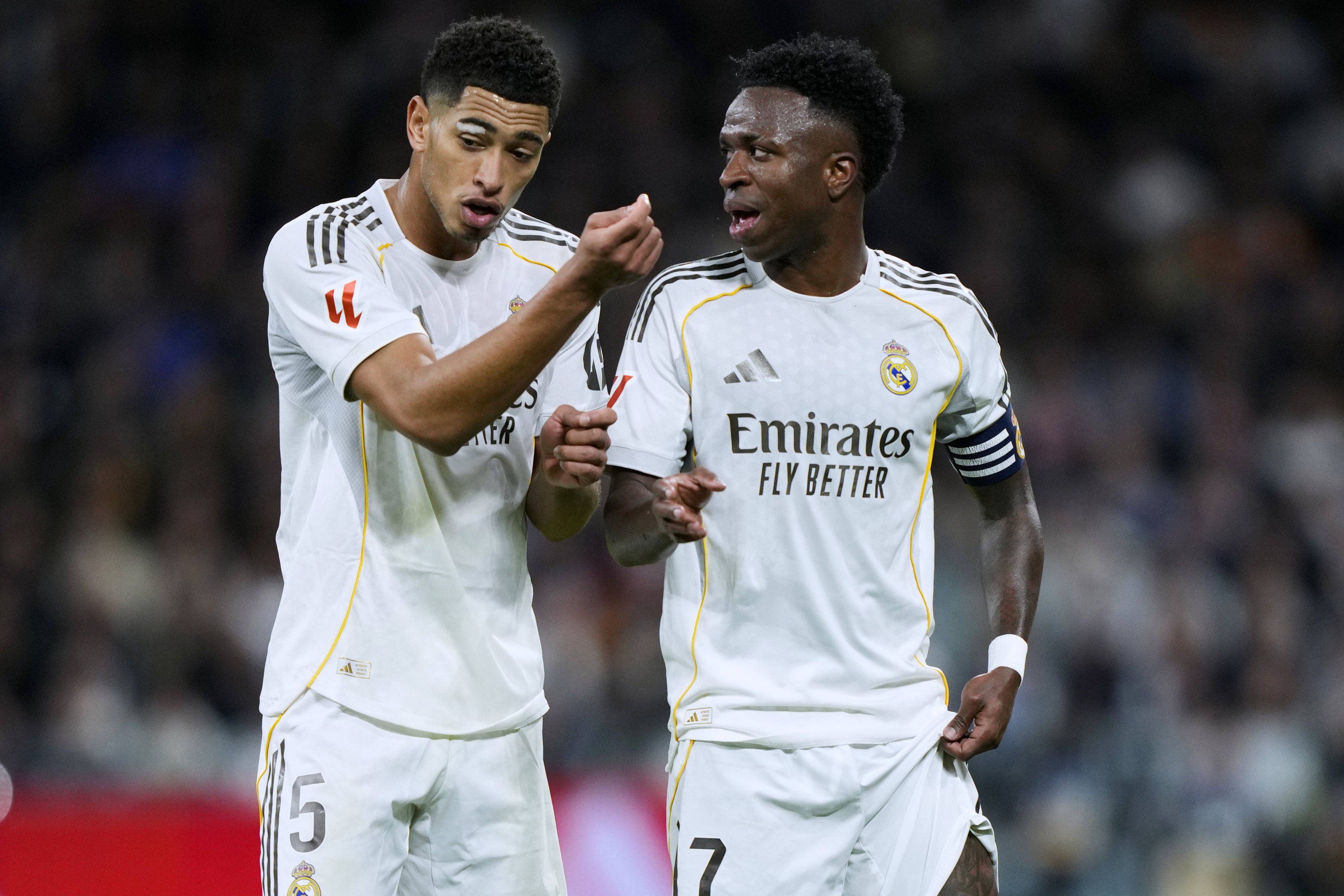 «Ferme ta bouche» : la discussion tendue entre Vinicius et Bellingham lors de Real Madrid-Bayern Munich