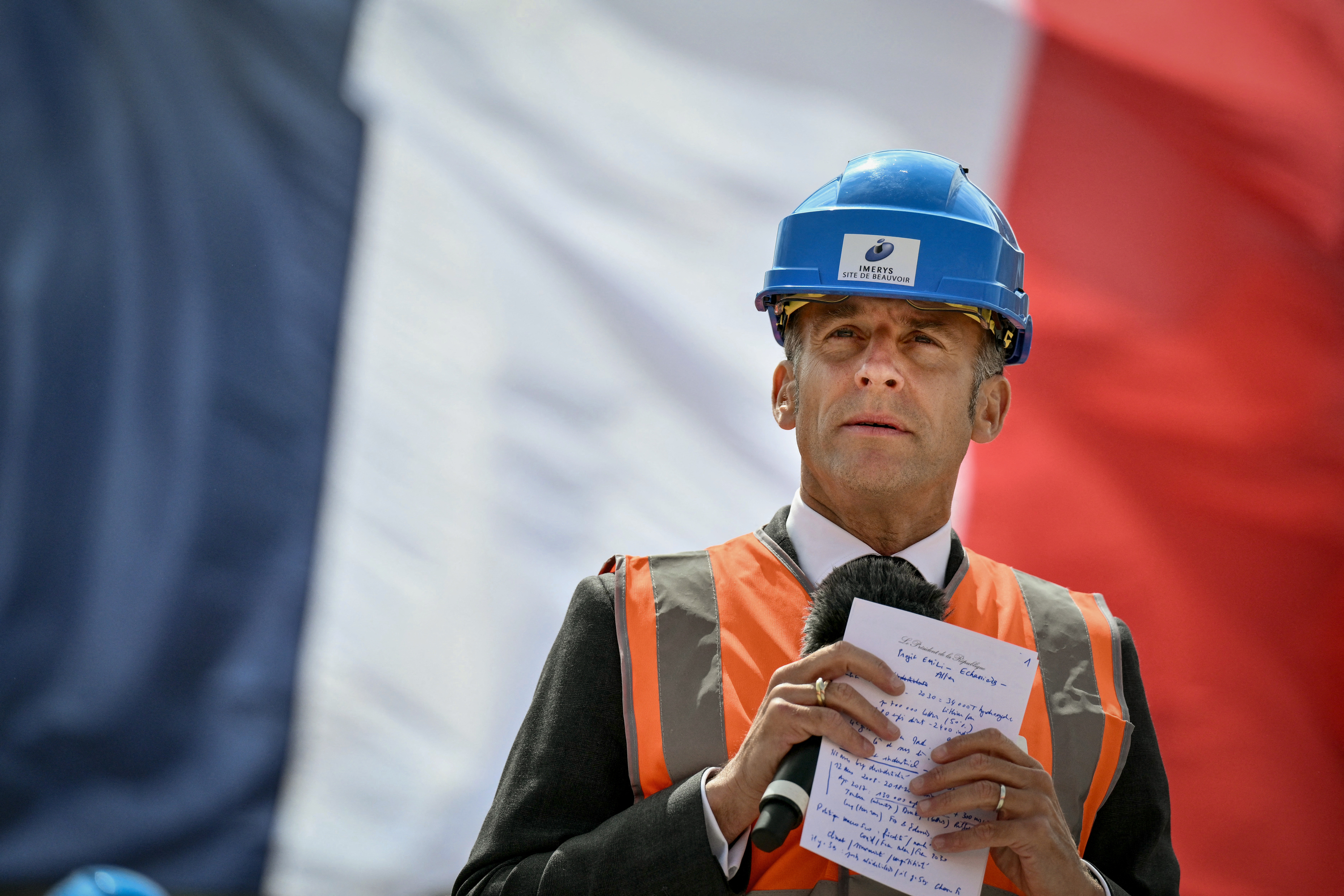 « C’est la méthode Notre-Dame de Paris » : l’État va lever les blocages sur 150 projets industriels stratégiques pour la France