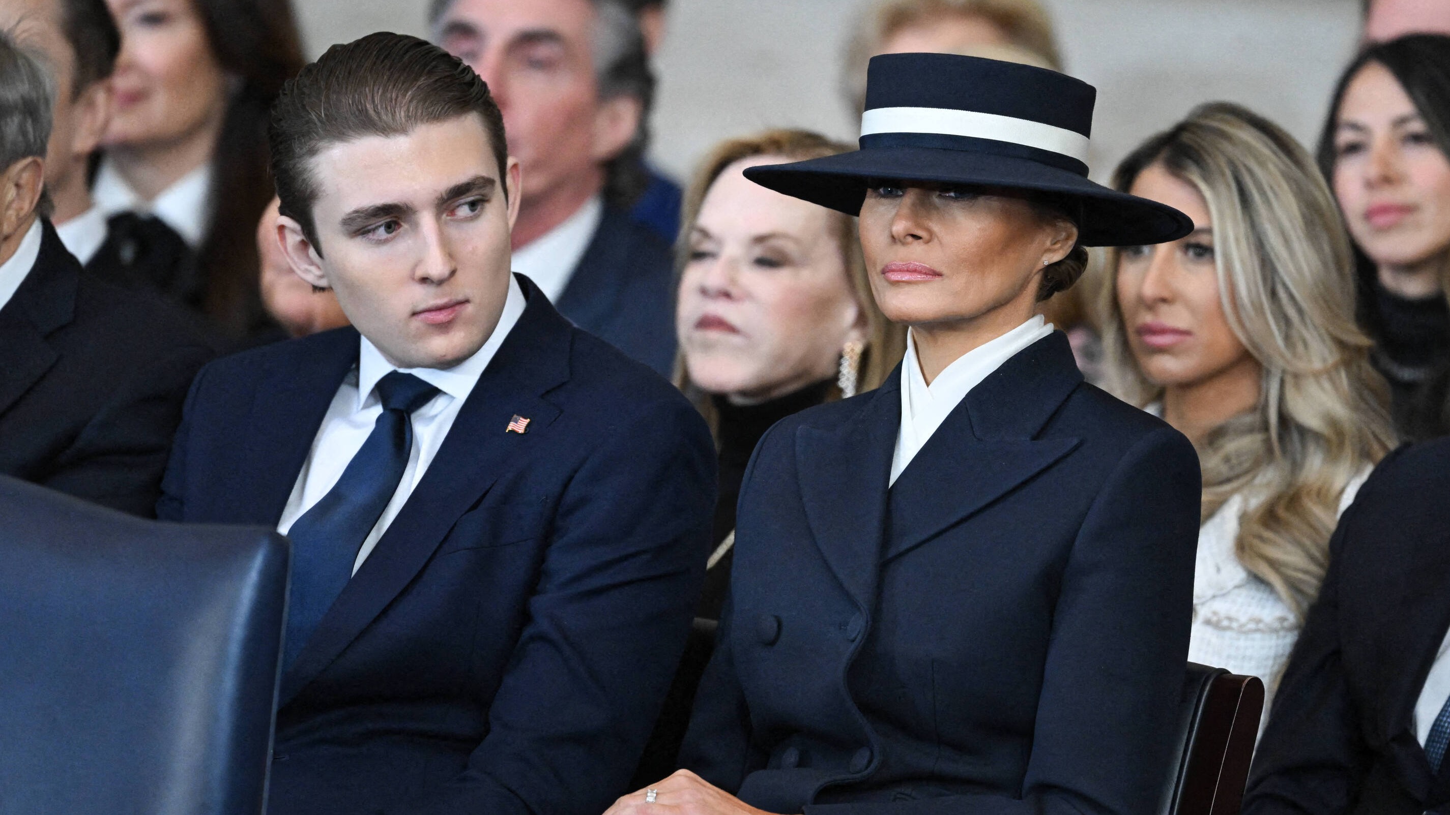 «Elle a veillé à ce qu’il se sente attaché à ses racines slovènes» : Melania Trump se confie sur la relation qu’entretenait son fils, Barron, avec sa grand-mère