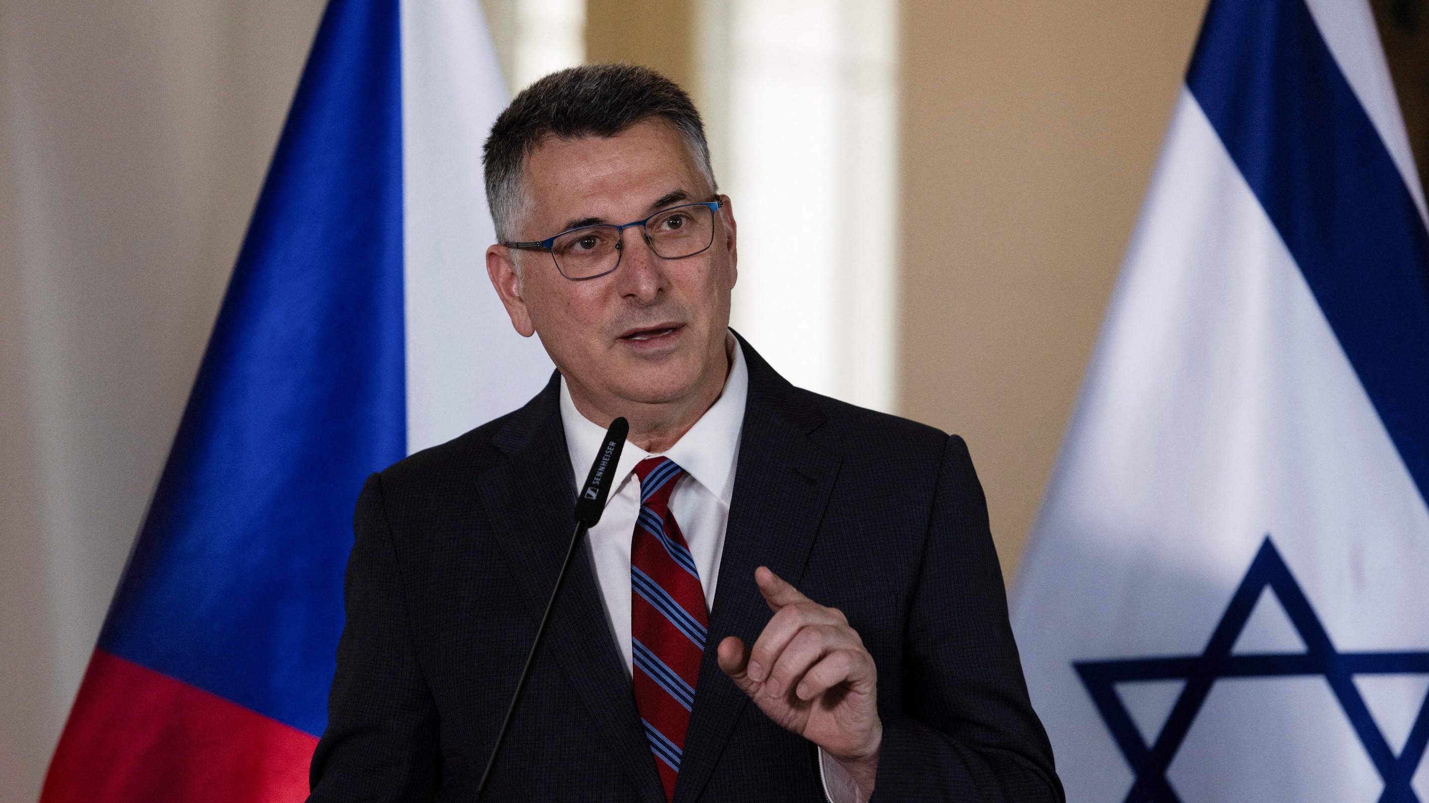 Militants de la «Flottille pour Gaza» agenouillés en détention : le ministre des Affaires étrangères israélien dénonce un «spectacle honteux»