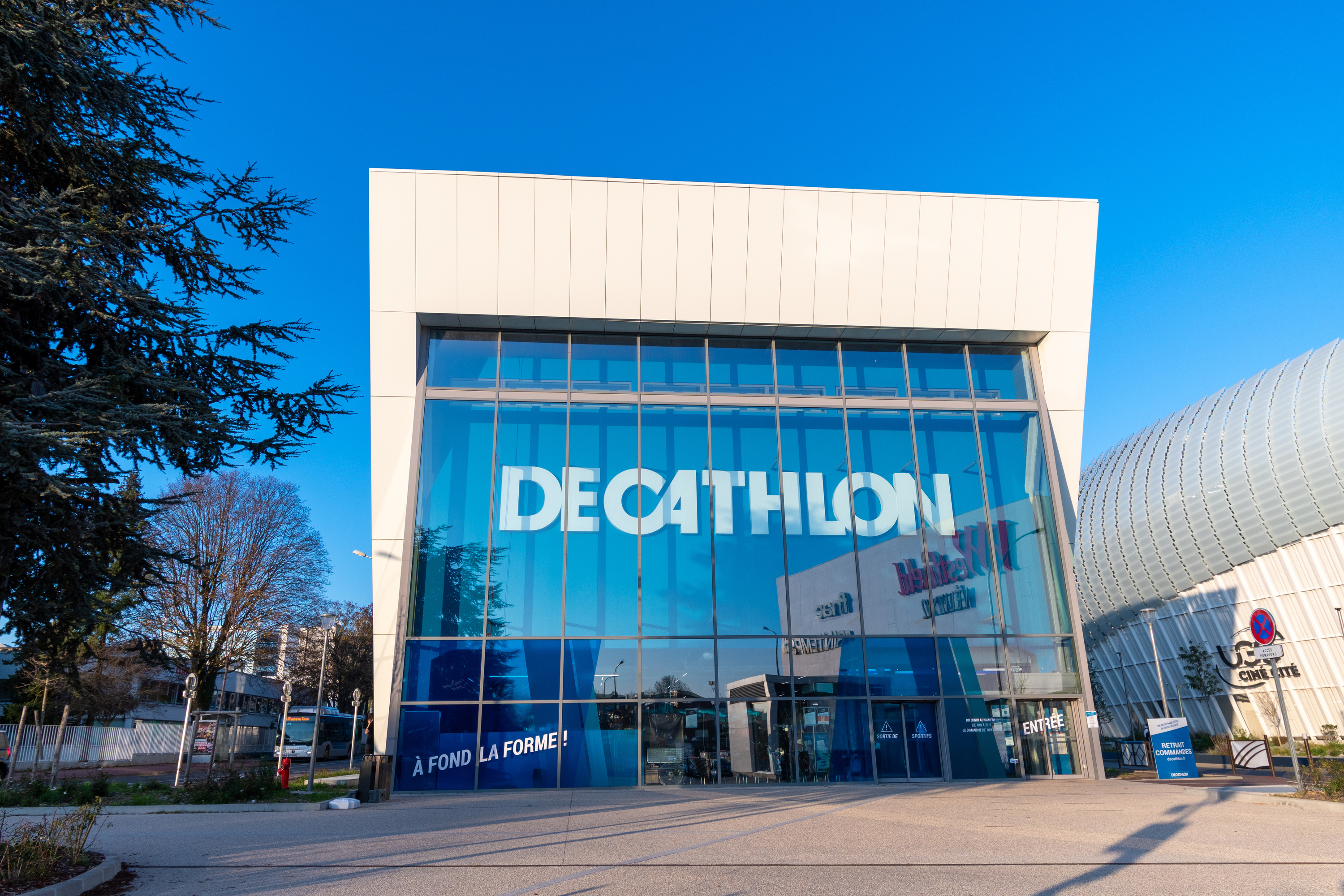 Decathlon va verser 2000 euros en actions gratuites à ses salariés