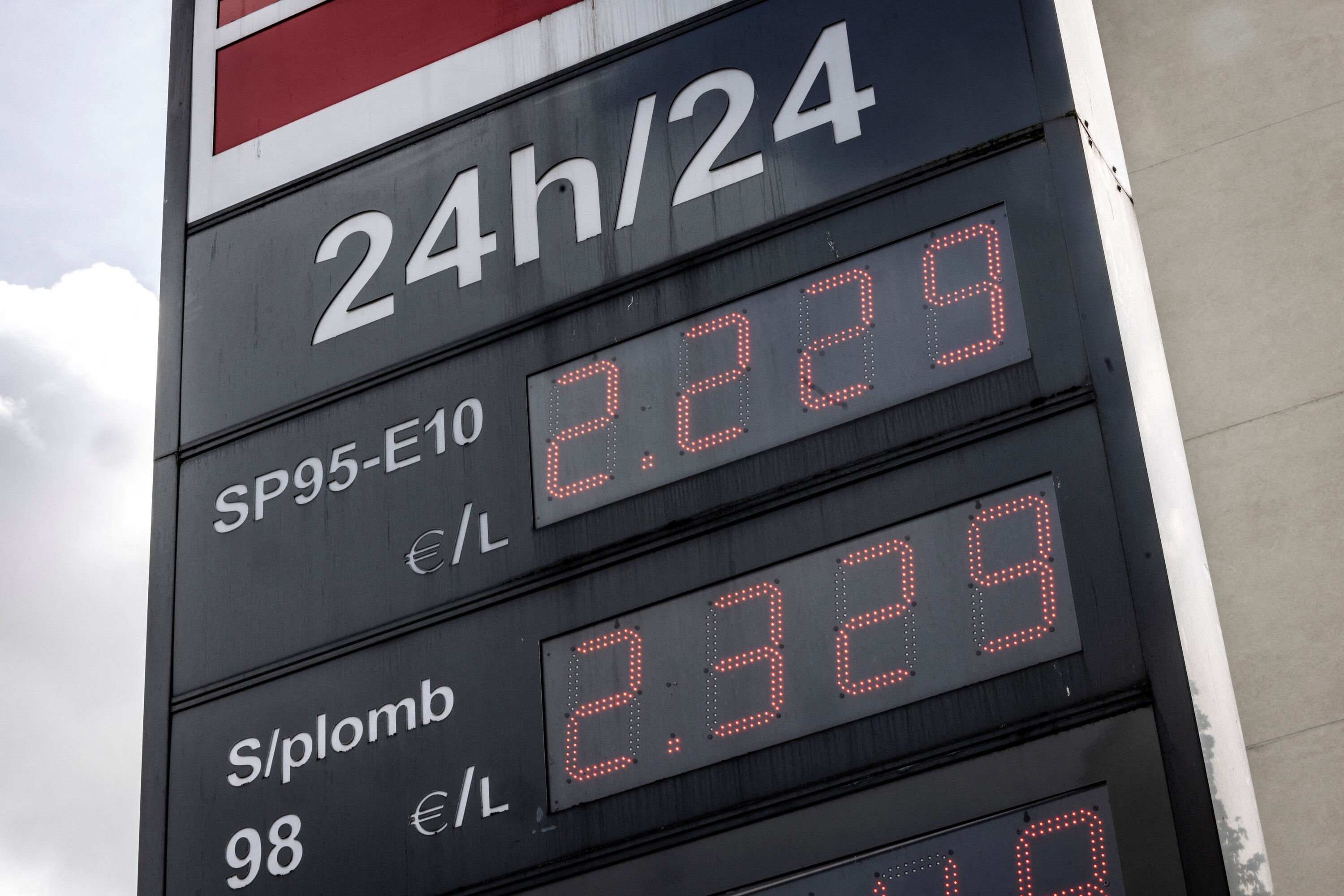Le choc pétrolier de 2026 a été moins grave que ceux des années 1970 et de 2022, selon l’Insee
