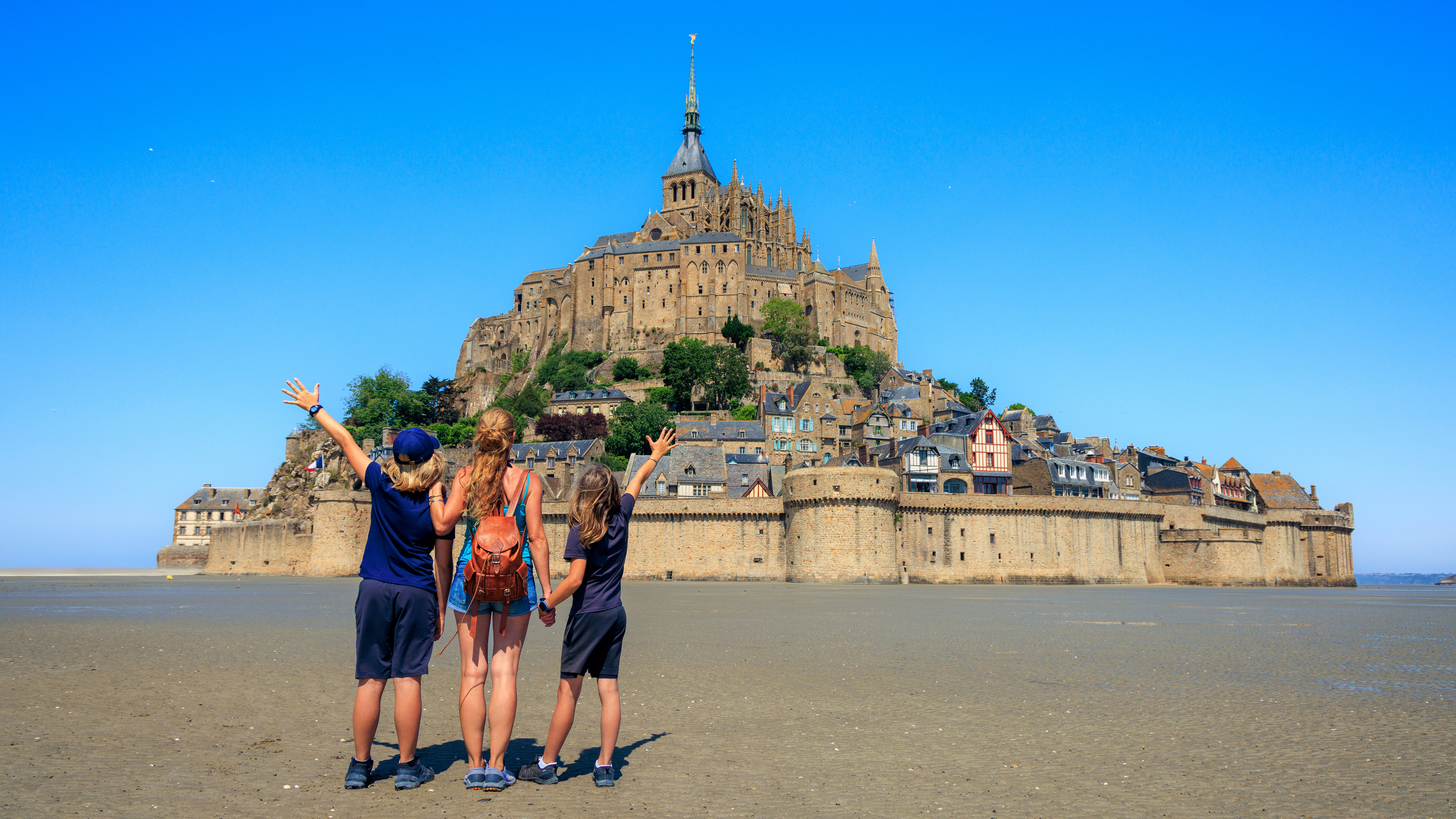 Canicule : le Mont-Saint-Michel appelle les touristes à différer leur visite