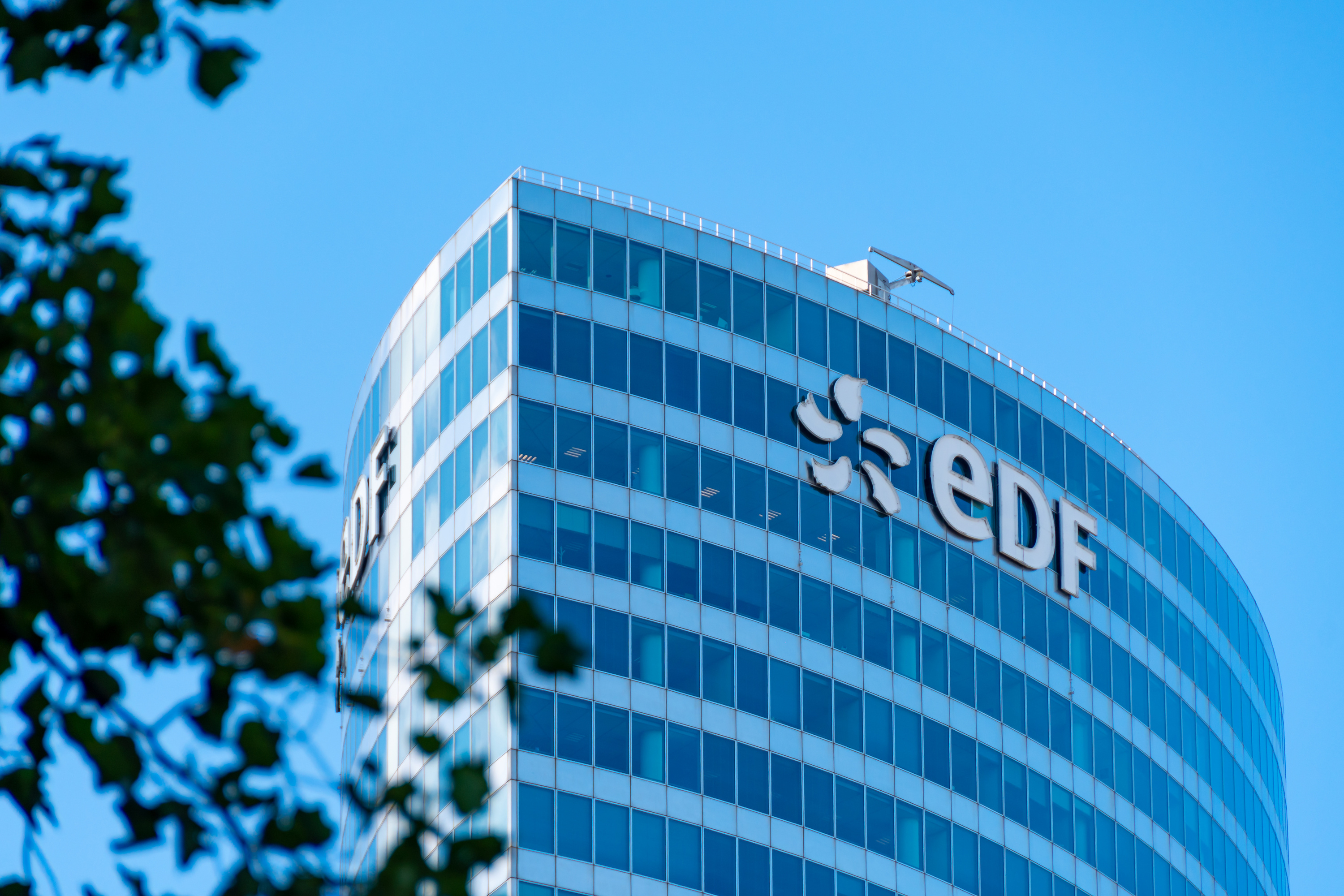 Canicule : EDF arrête deux autres réacteurs, à Nogent-sur-Seine et au Bugey