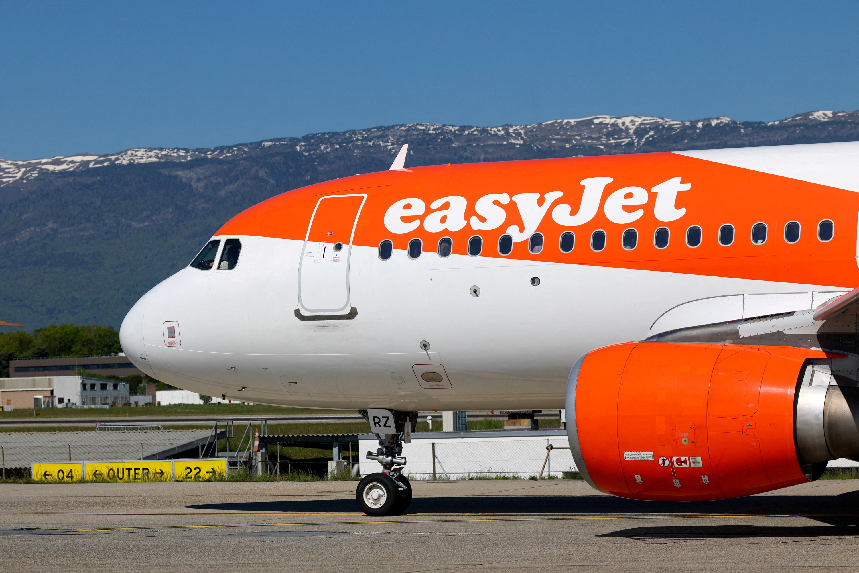 Plombé par le conflit au Moyen-Orient, EasyJet voit son bénéfice chuter de 70%
