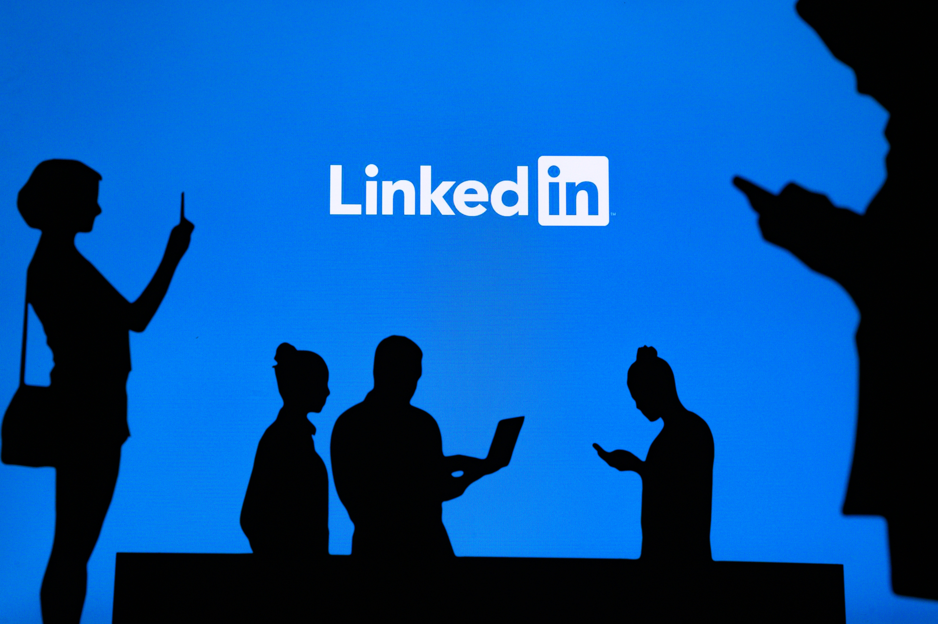 «40 % des textes longs sont entièrement rédigés par l’IA» : sur LinkedIn, l’intelligence artificielle s’invite dans de nombreuses publications
