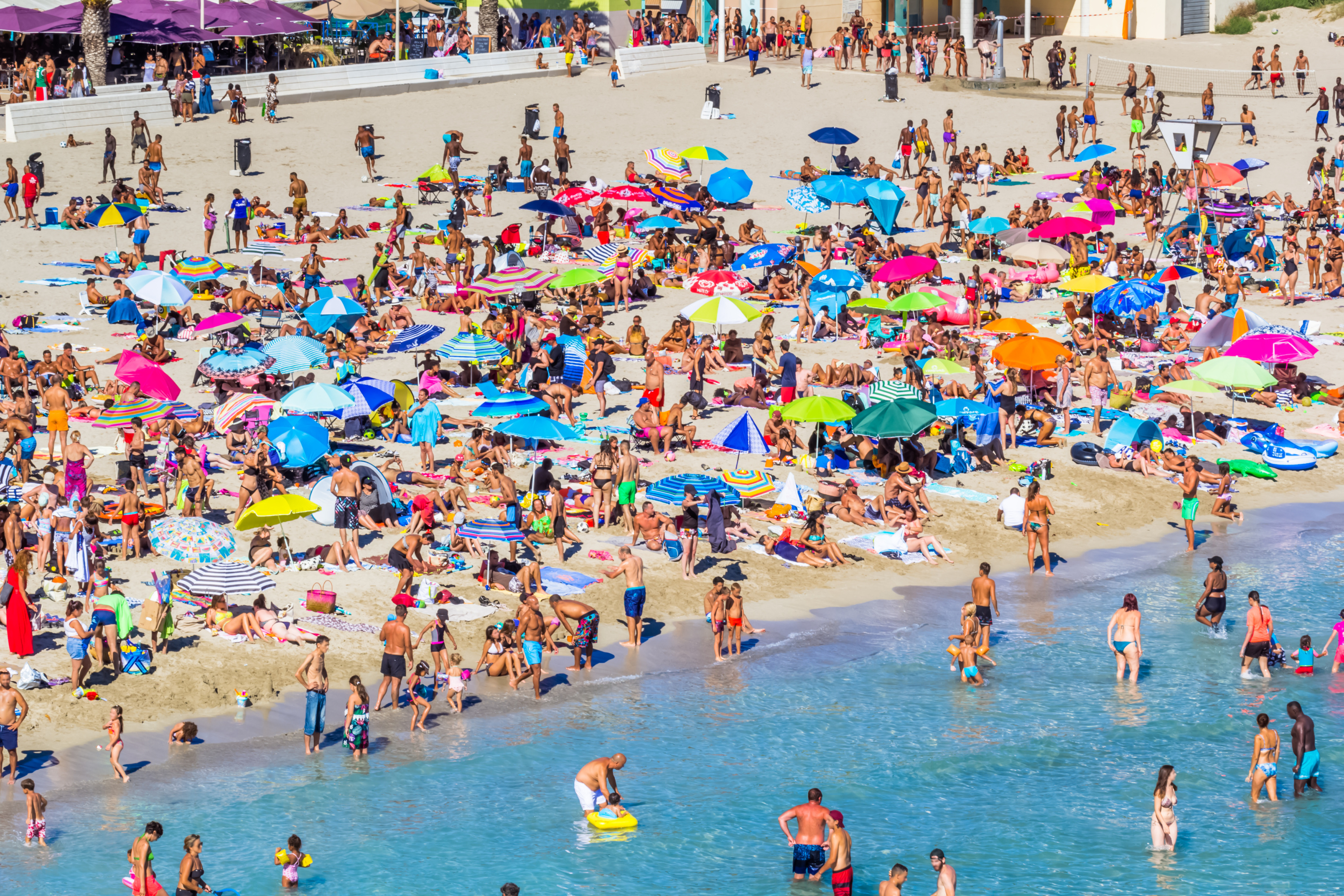 Incendies : 16 départements passent en vigilance orange canicule mercredi, dont la Gironde et les Landes
