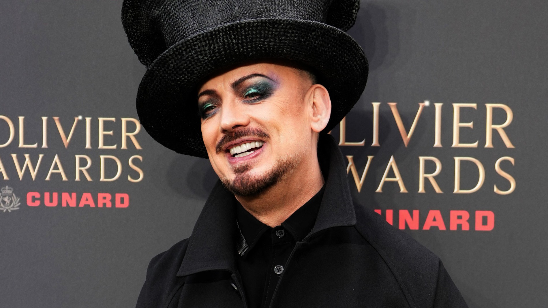 « Vous dites génocide, je dis guerre » : Boy George affiche en chanson son soutien aux opérations d’Israël à Gaza