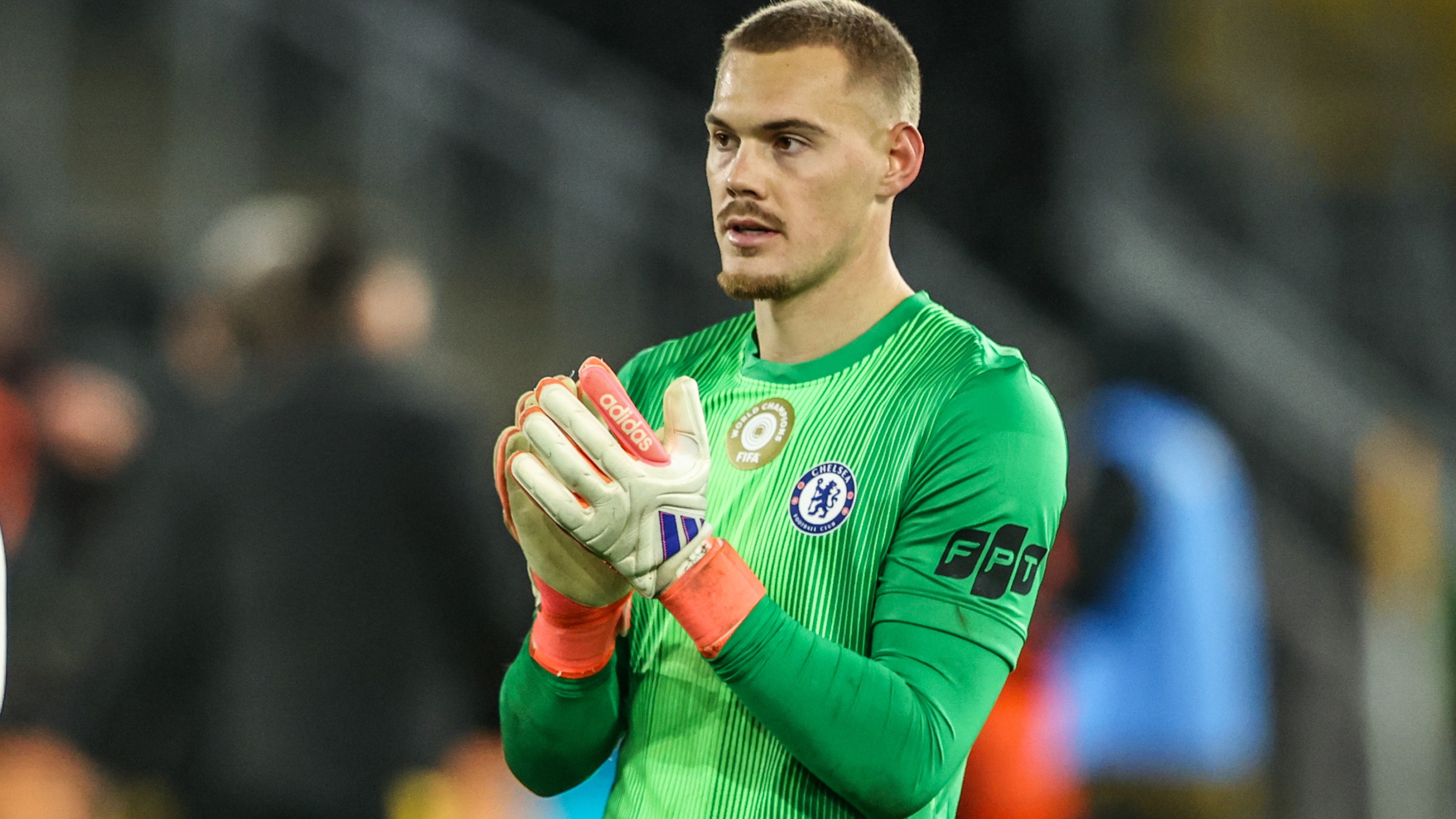 Le journal du mercato : Strasbourg récupère un gardien de Chelsea, Barcelone trouve un plan B, Spence bientôt à l’Inter